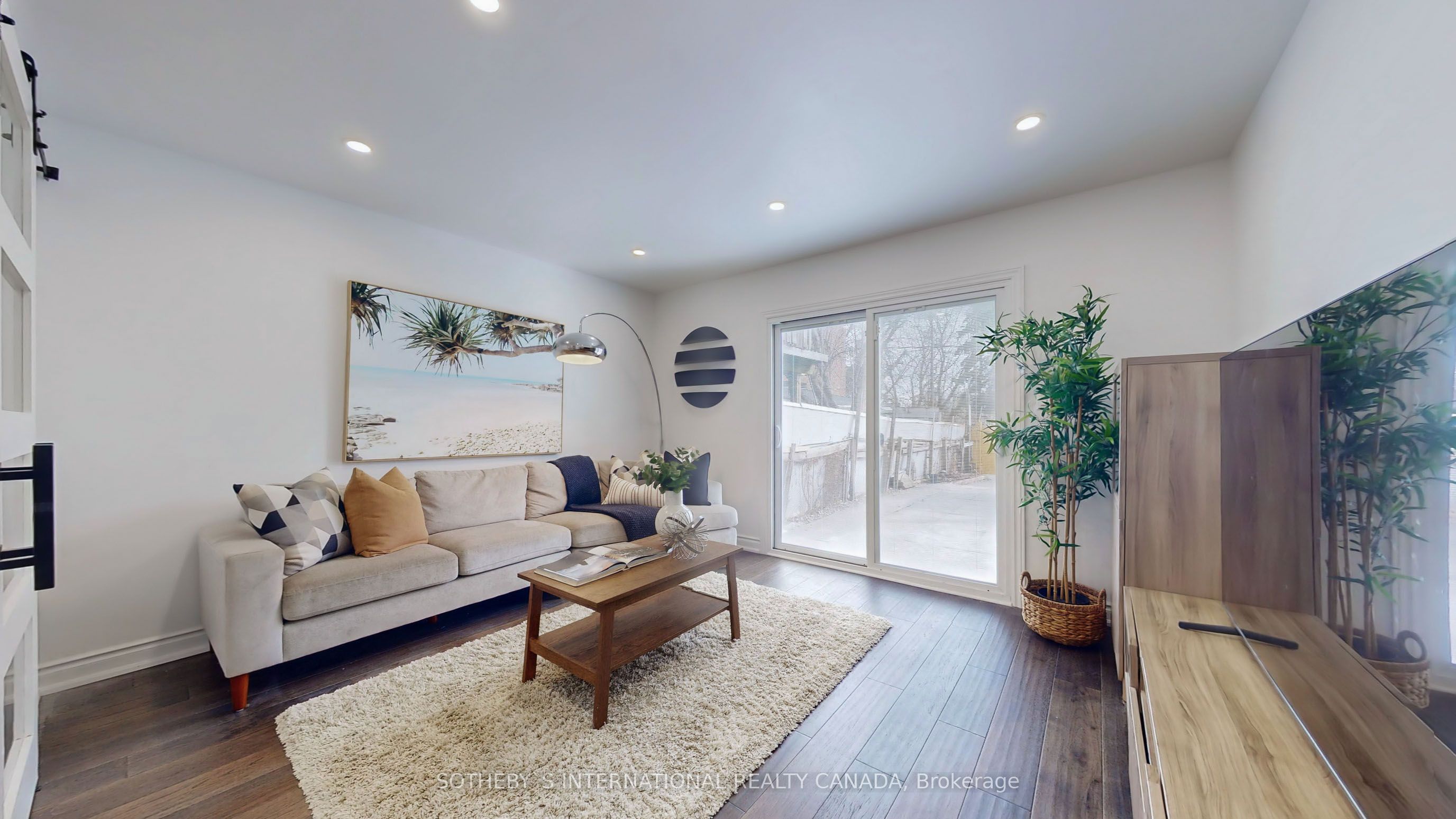 1271 Gerrard Street E, Toronto, ON M4L 1Y5 photo 4