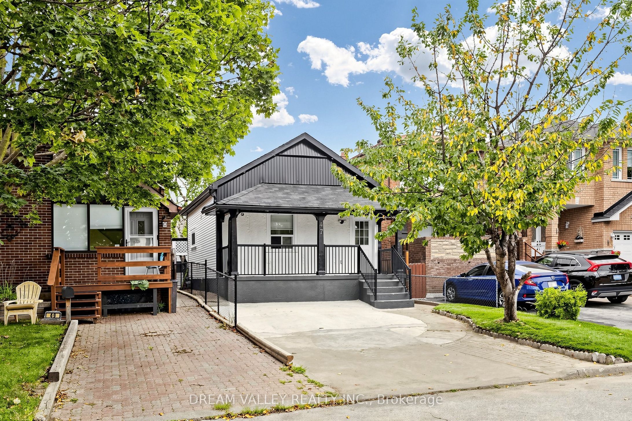 47 Laurel Avenue, Toronto, ON M1K 3J4 photo 2