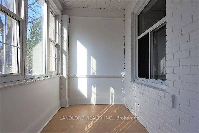 19A Hiawatha Road Main, Toronto, ON M4L 2X7 photo 2