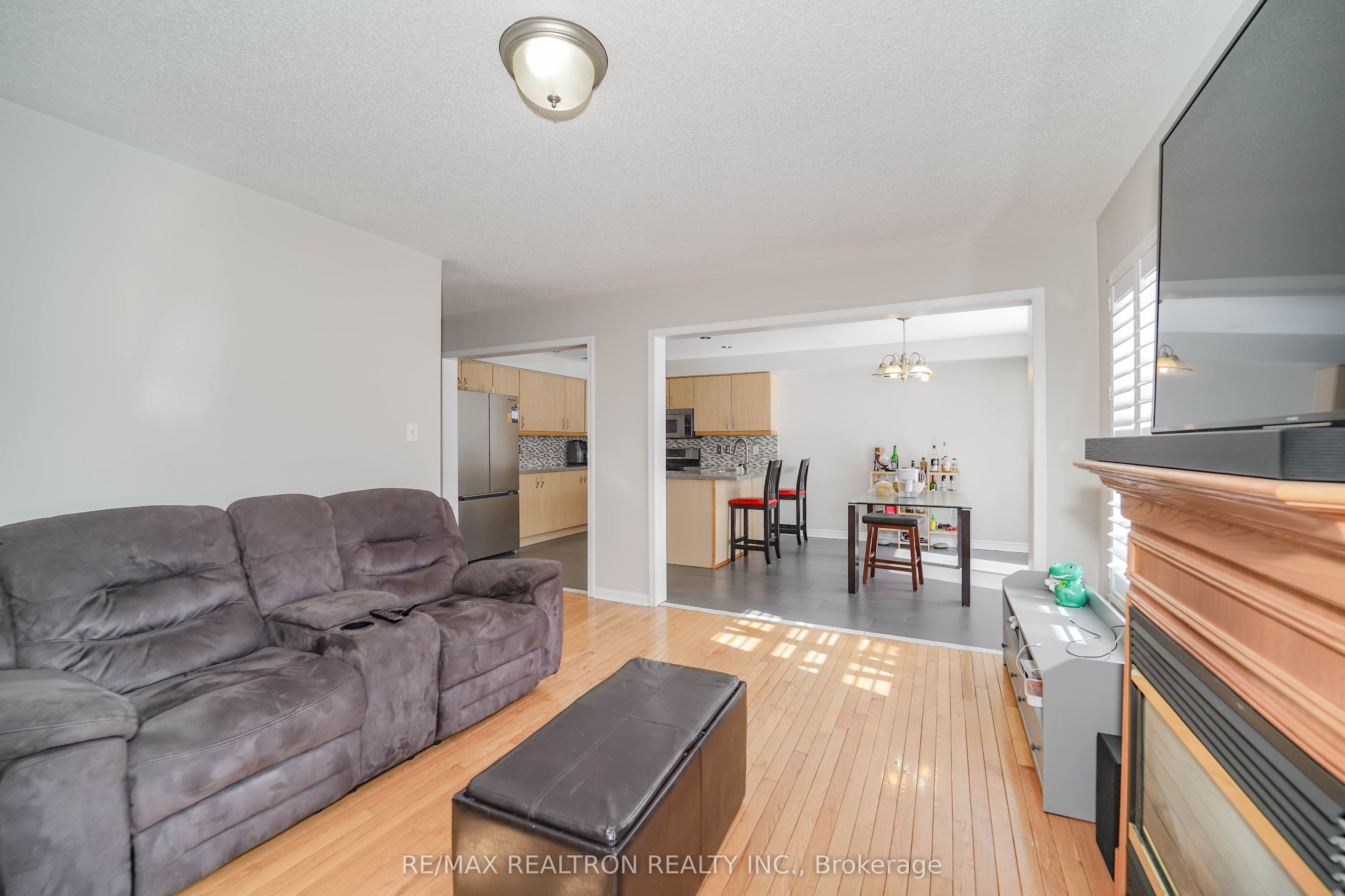 59 Scottsdale Drive, Clarington, ON L1C 5G6 photo 5