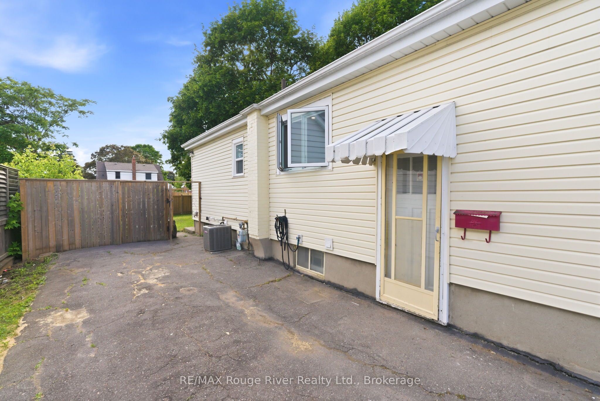 152 Wilson Road S, Oshawa, ON L1H 6C1 photo 3