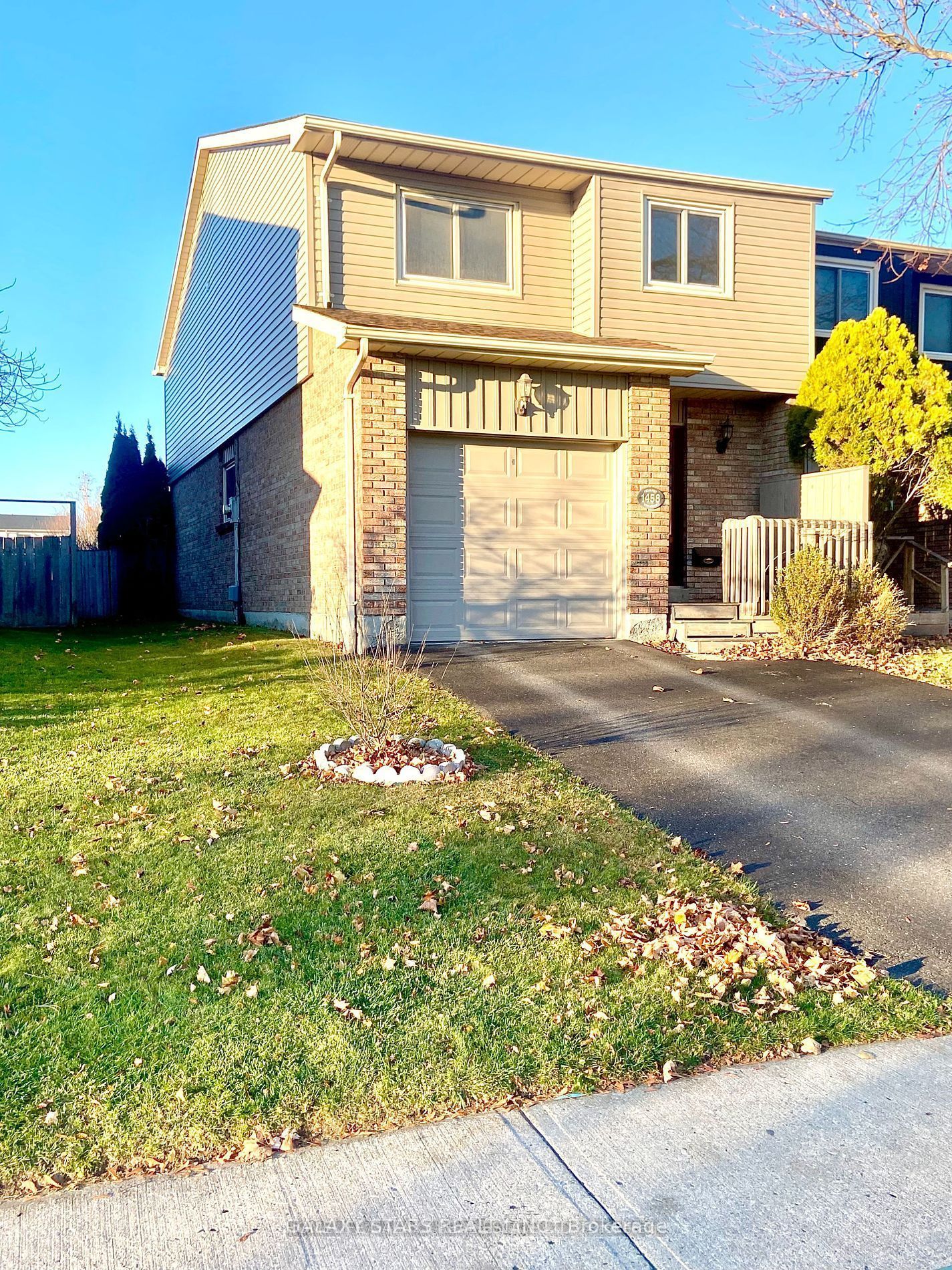 1458 Fieldlight Boulevard, Pickering, ON L1V 2S5 photo 2