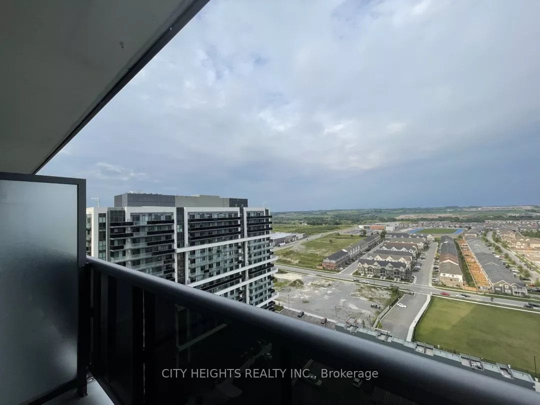 2545 Simcoe Street N 2002, Oshawa, ON L1L 0W3