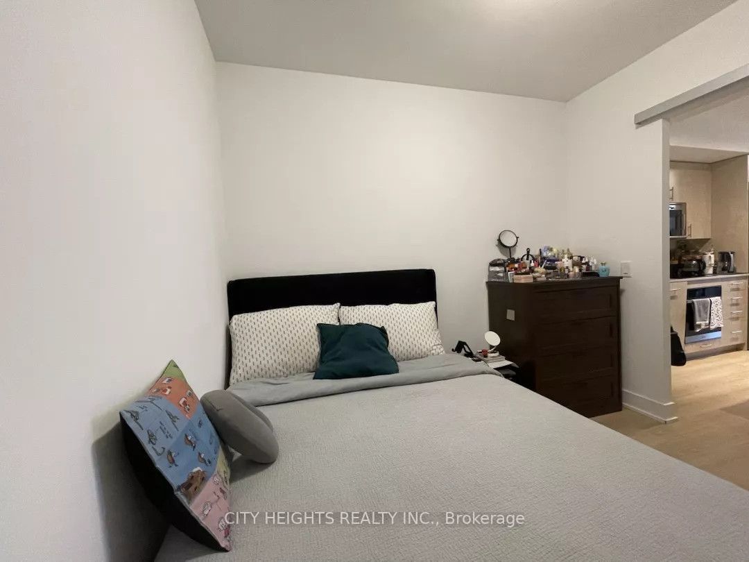 2545 Simcoe Street N 2002, Oshawa, ON L1L 0W3 photo 3