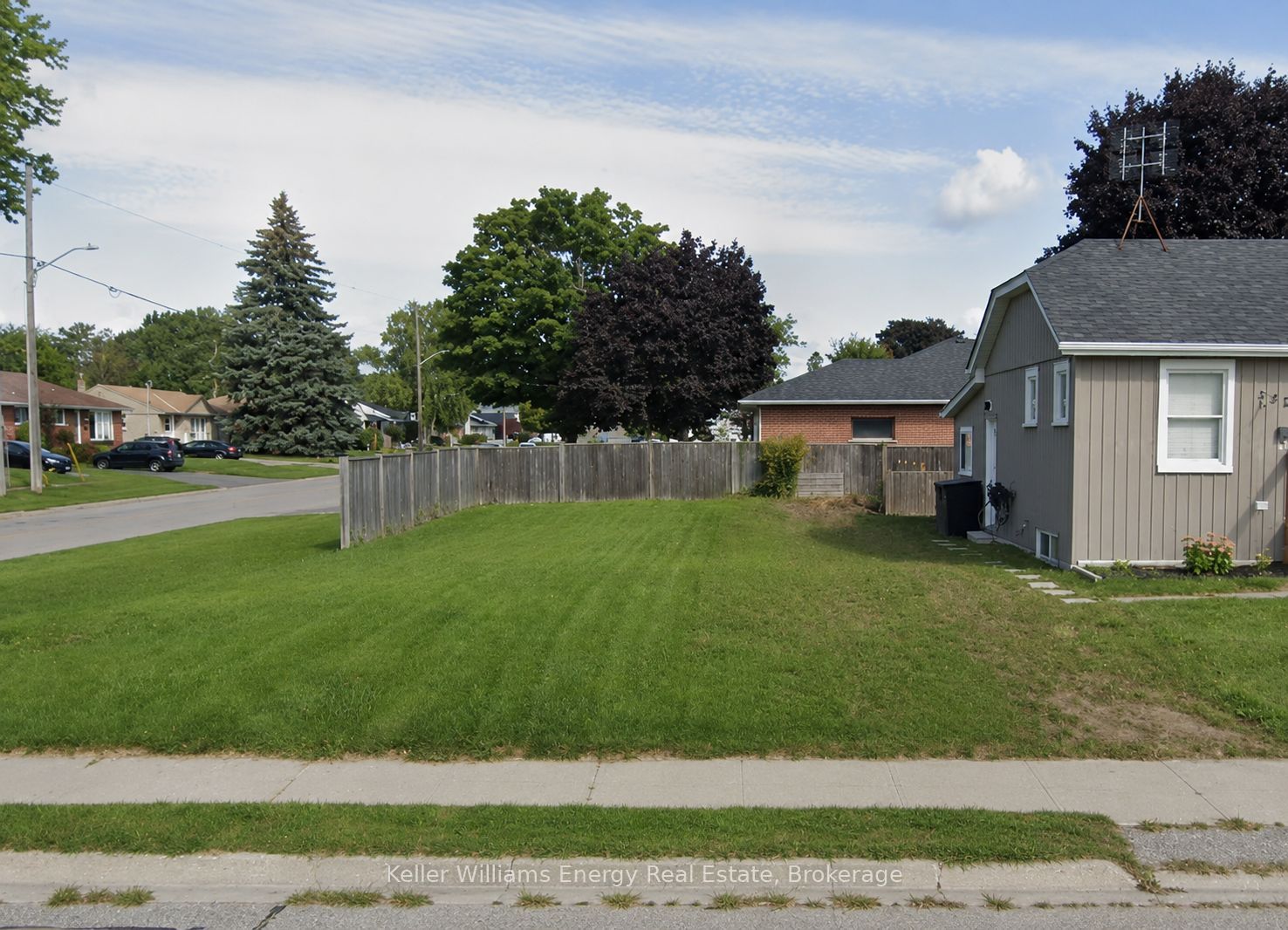 336 Annapolis Avenue, Oshawa, ON L1J 2X9
