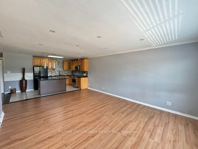 840 Danforth Road Upper, Toronto, ON M1K 1H5 photo 2