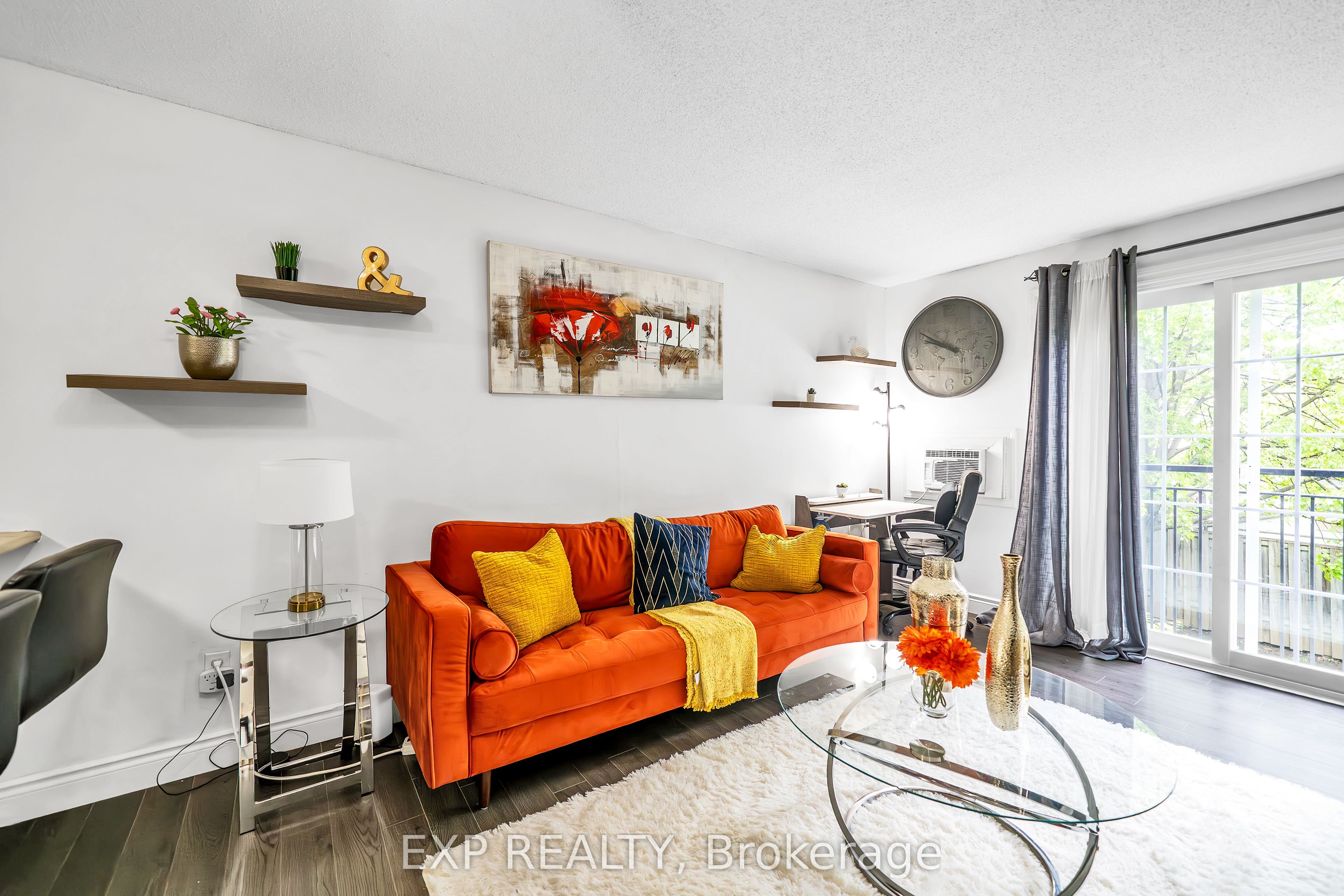 83 Aspen Springs Drive 208, Clarington, ON L1C 5J7 photo 5