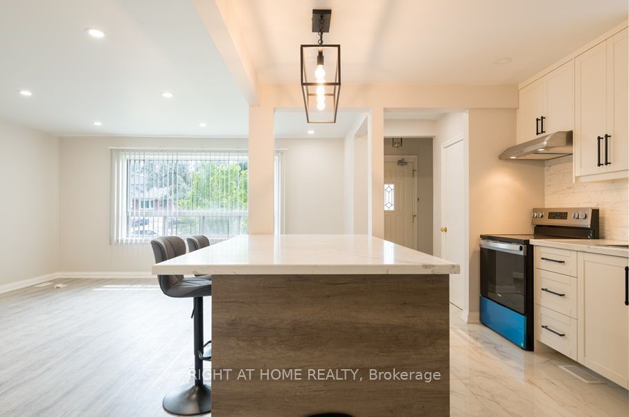 6 Bellvare Crescent Main House, Toronto, ON M1R 2M9 photo 5