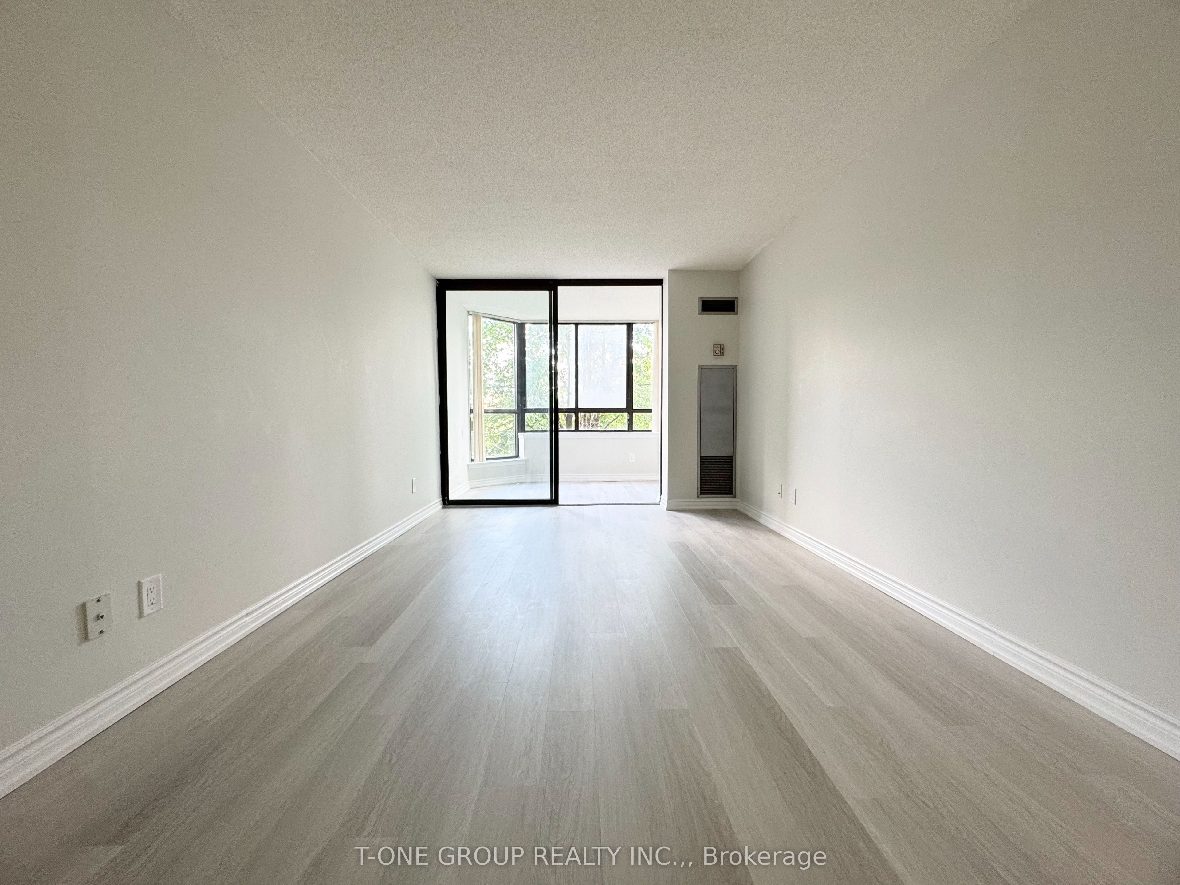 25 Bamburgh Circle 341, Toronto, ON M1W 3W2 photo 2