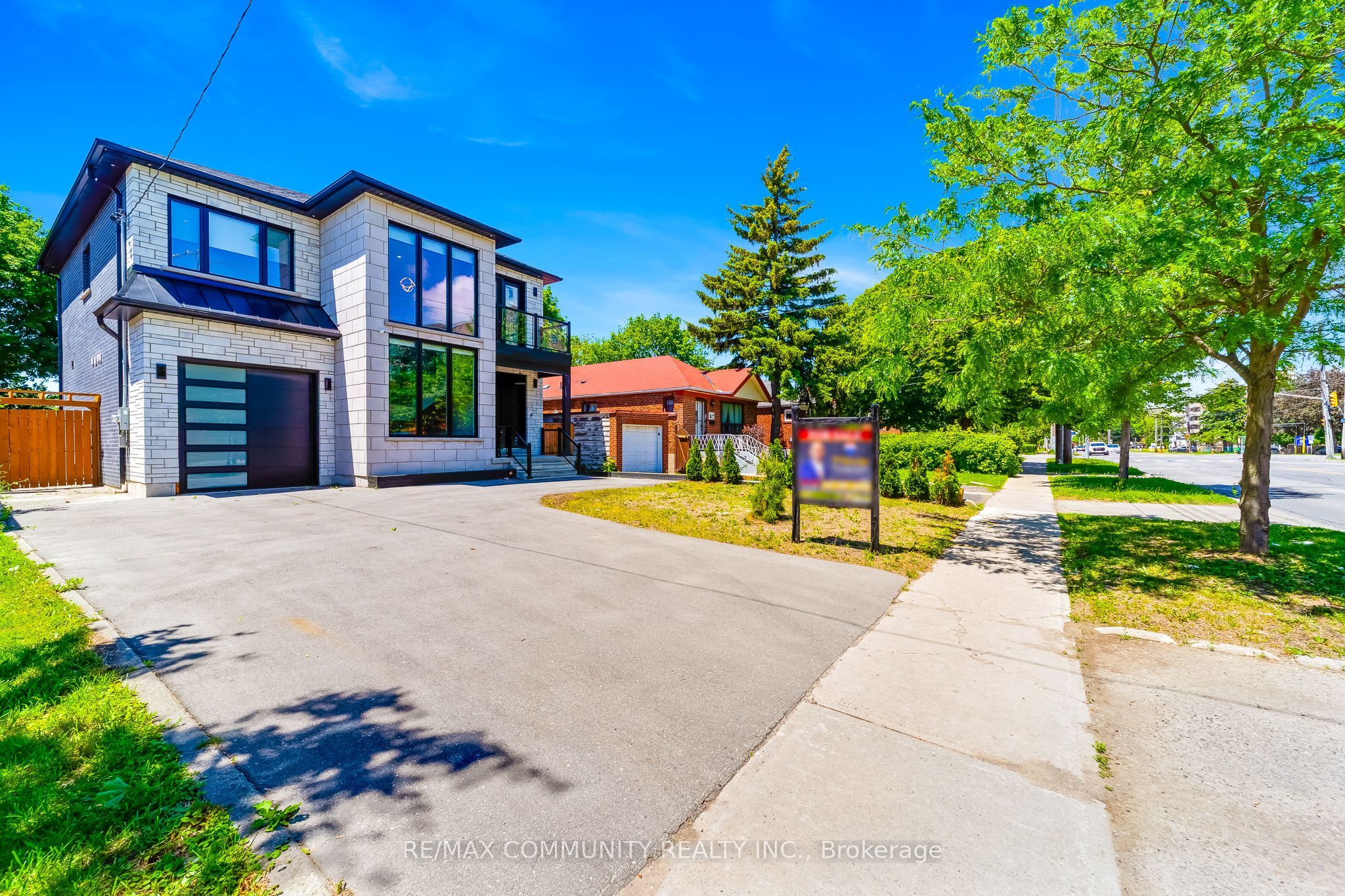 856 Kennedy Road, Toronto, ON M1K 2E7 photo 2