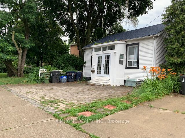 966 Dundas Street E, Toronto, ON M4M 1R5 photo 3