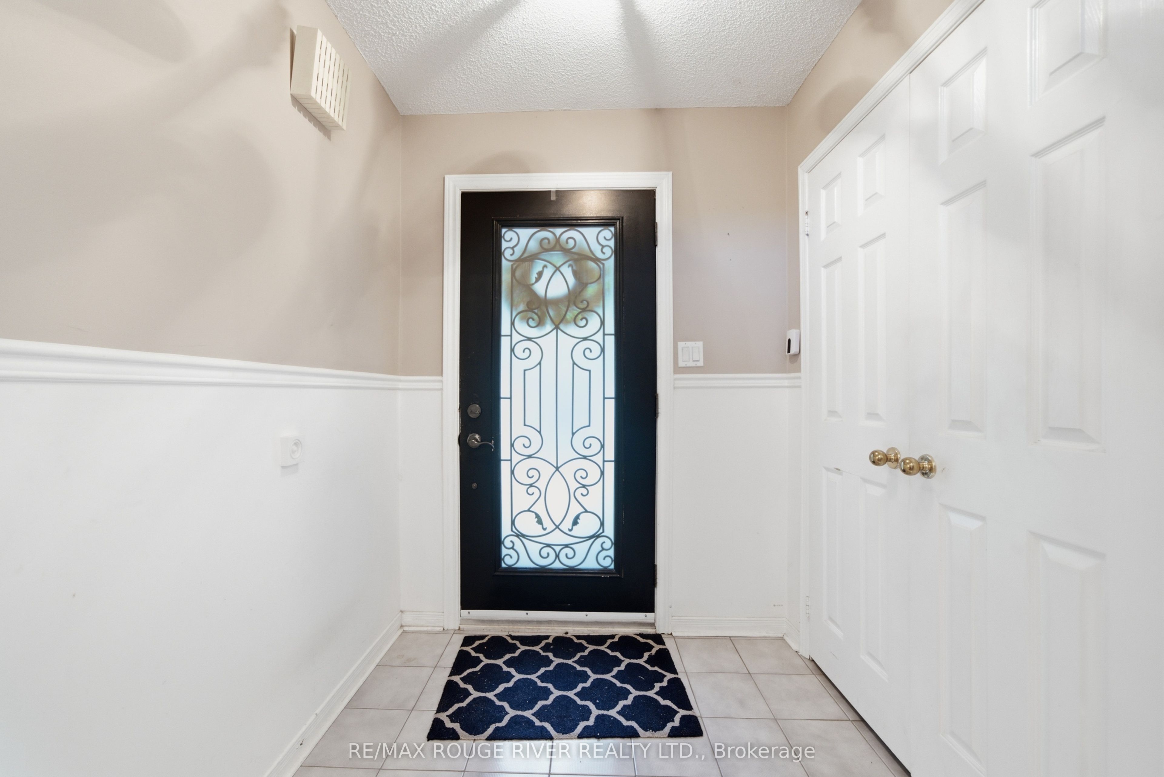 909 Ridge Valley Drive, Oshawa, ON L1K 2G1 photo 3