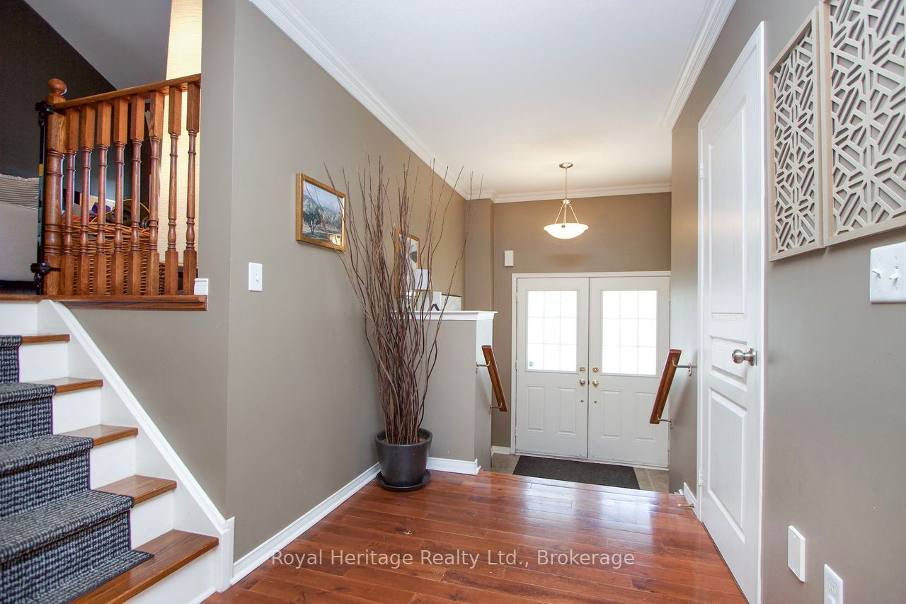 941 Langford Street, Oshawa, ON L1K 0A4 photo 2