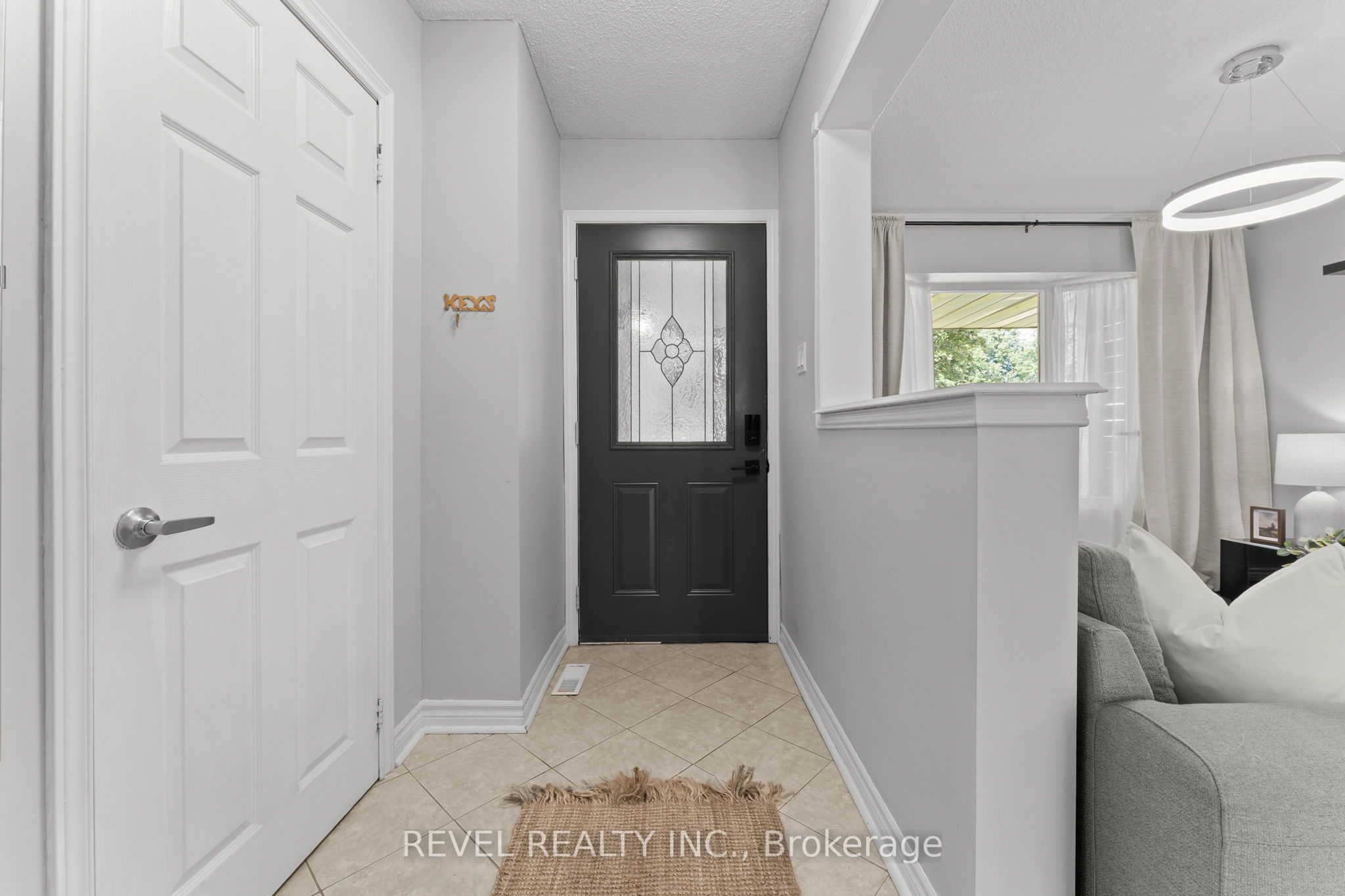 18 Longstaff Drive, Ajax, ON L1S 5J1 photo 3