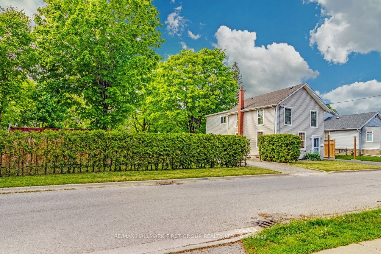 26 Whiting Avenue, Oshawa, ON L1H 3T3 photo 3