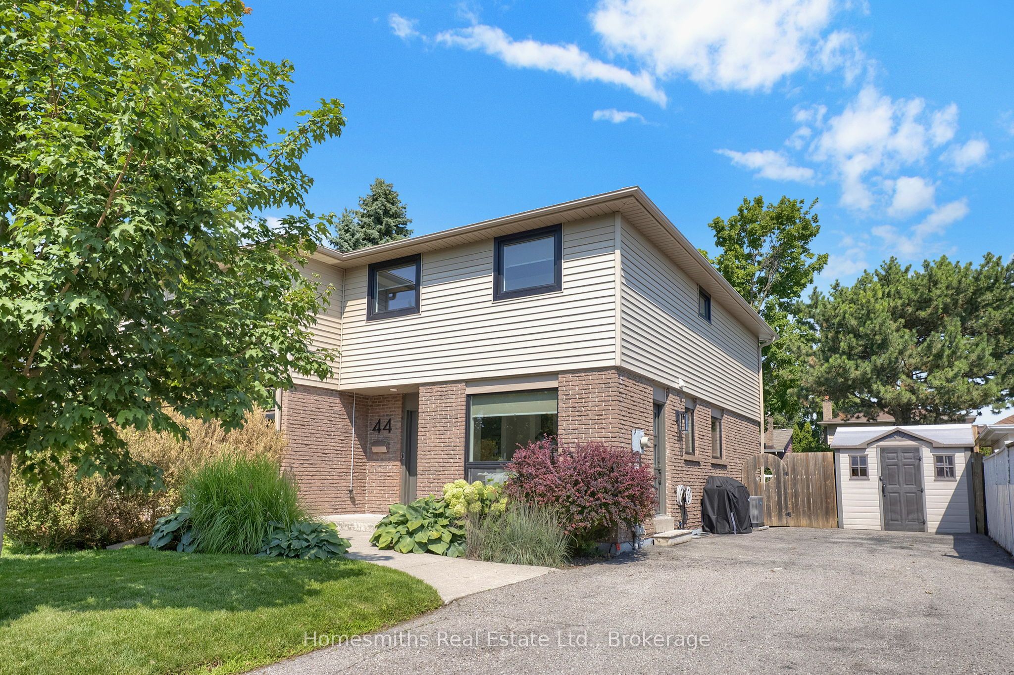 44 Loscombe Drive, Clarington, ON L1C 3S9