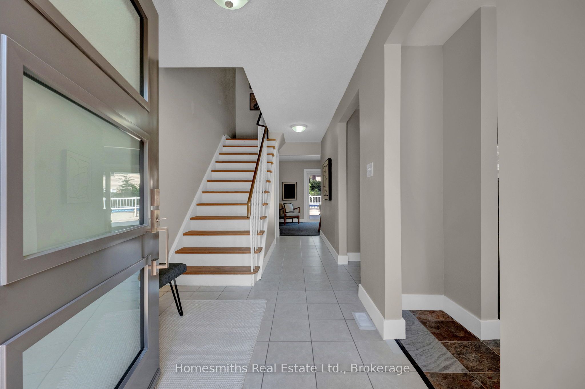 44 Loscombe Drive, Clarington, ON L1C 3S9 photo 2
