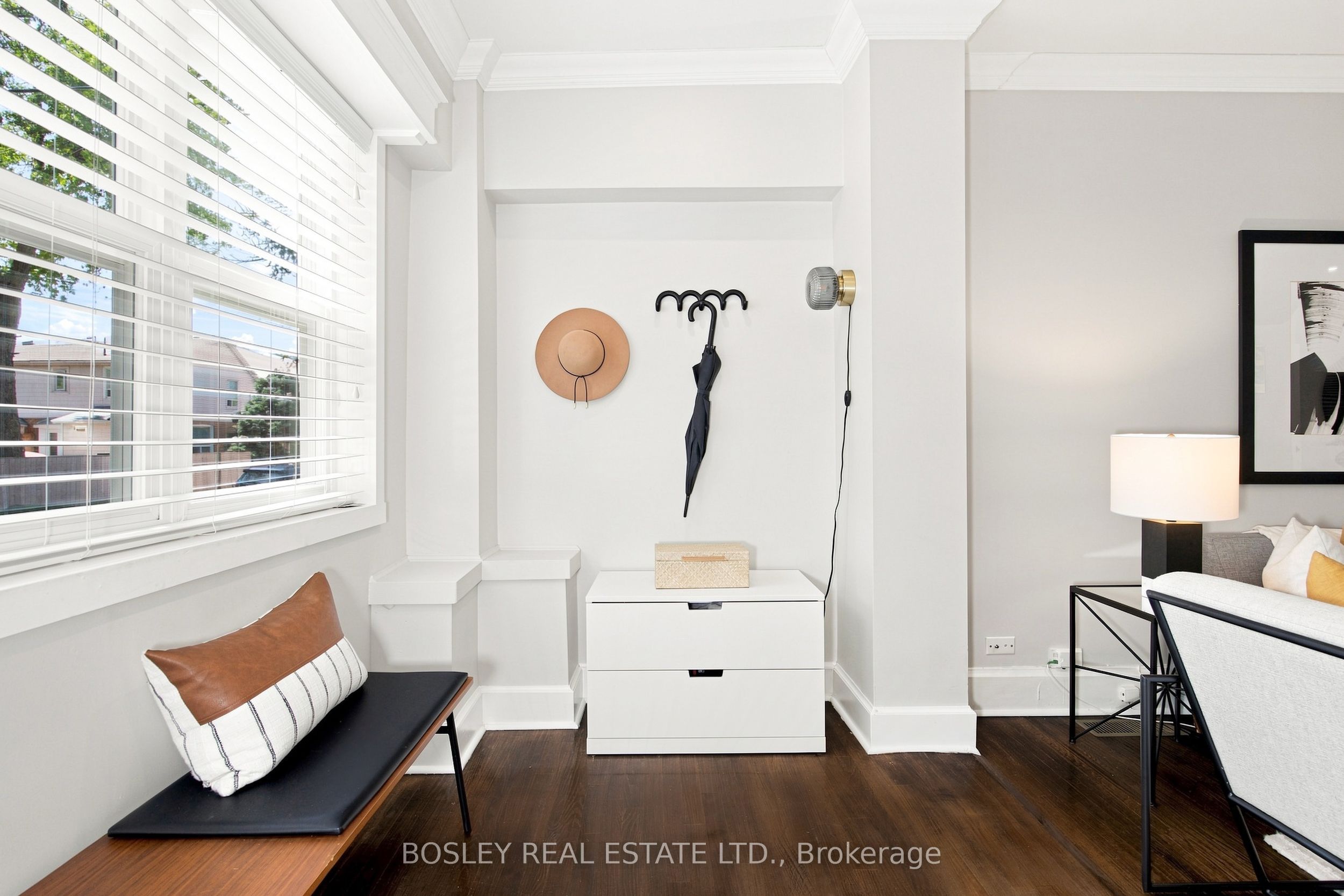 100 Springdale Boulevard, Toronto, ON M4J 1W9 photo 3