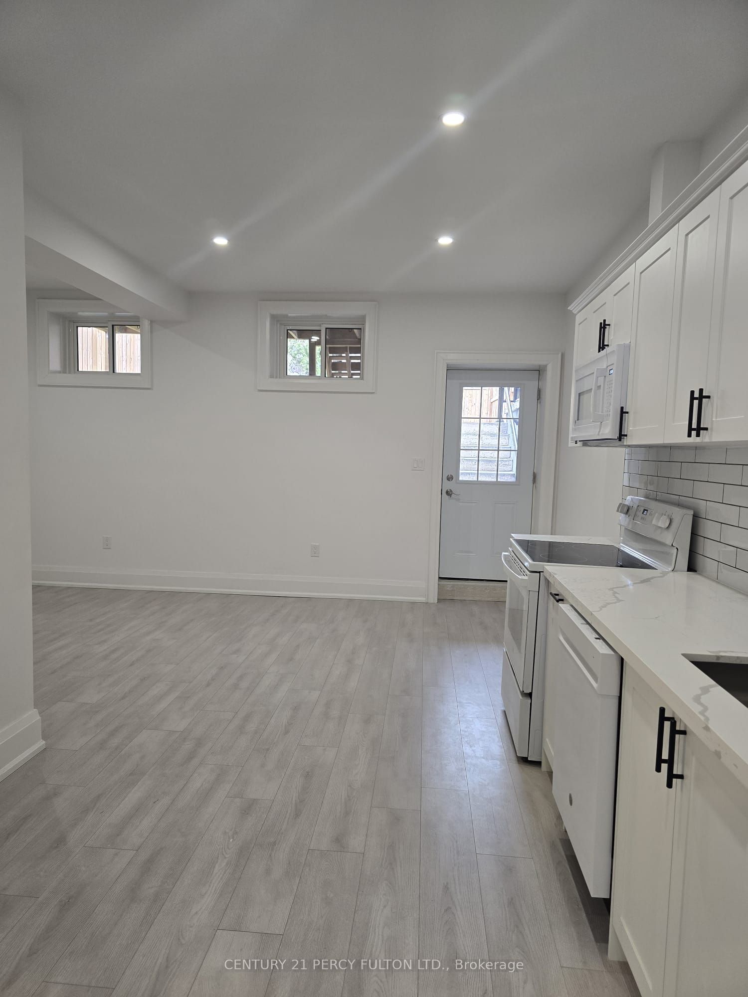 195 Danforth Road Bsmt, Toronto, ON M1L 3X1 photo 4