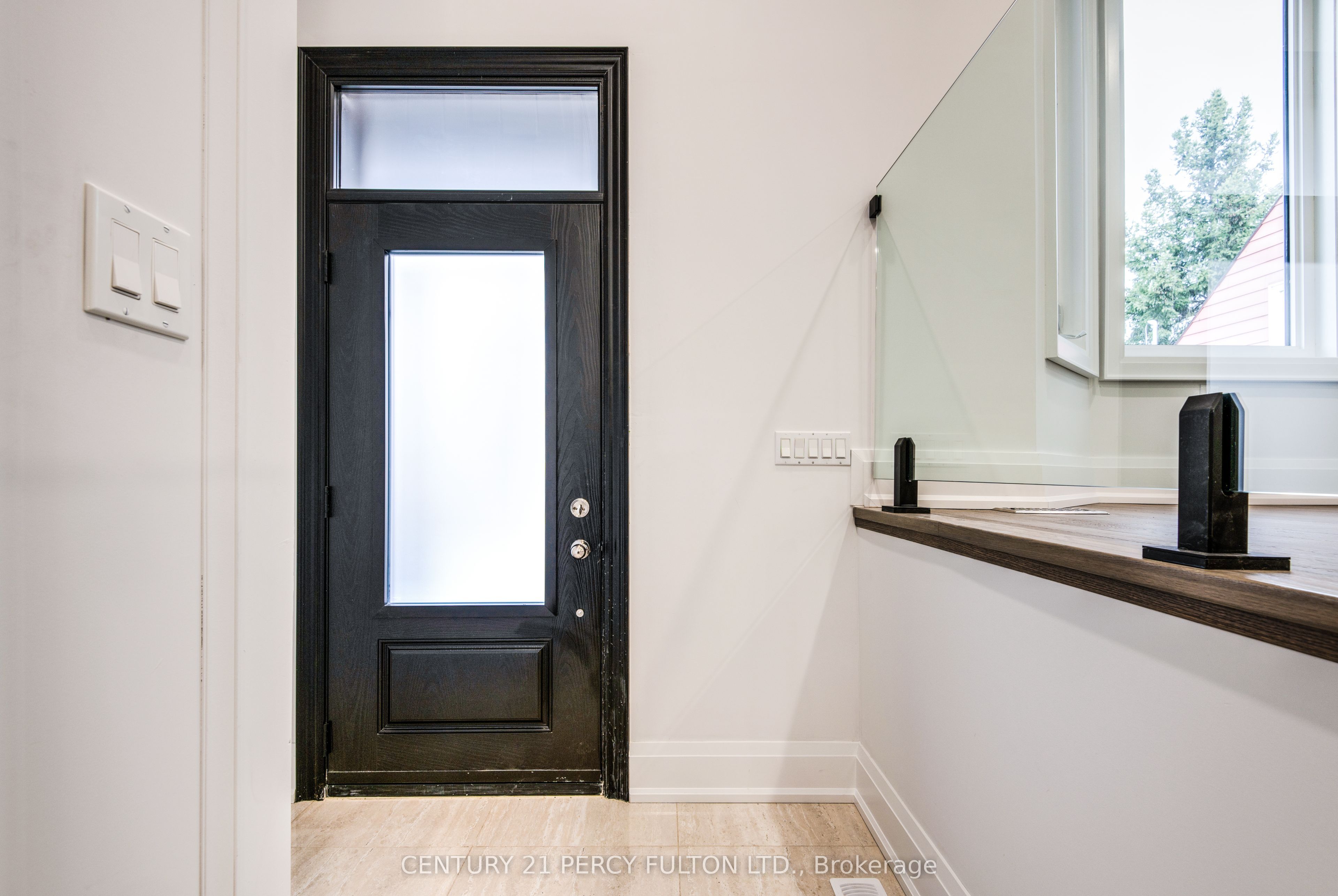 195 Danforth Road, Toronto, ON M1L 3X1 photo 2