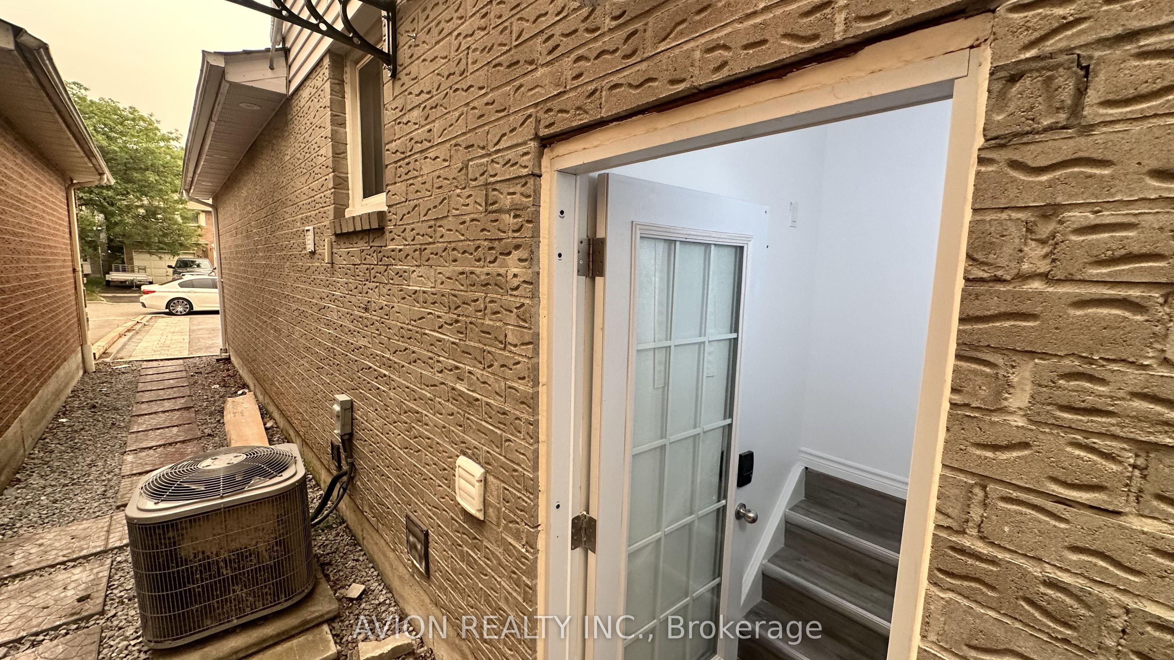 70 Barnes Drive BSMT, Ajax, ON L1S 5G5 photo 3