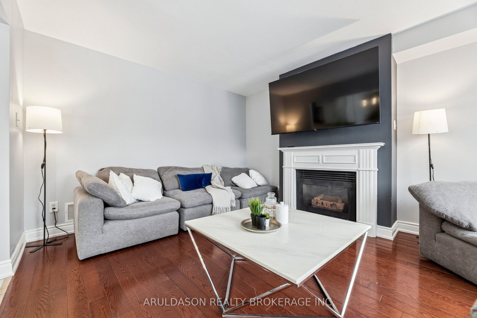 3 Booth Crescent, Ajax, ON L1Z 1H6 photo 5