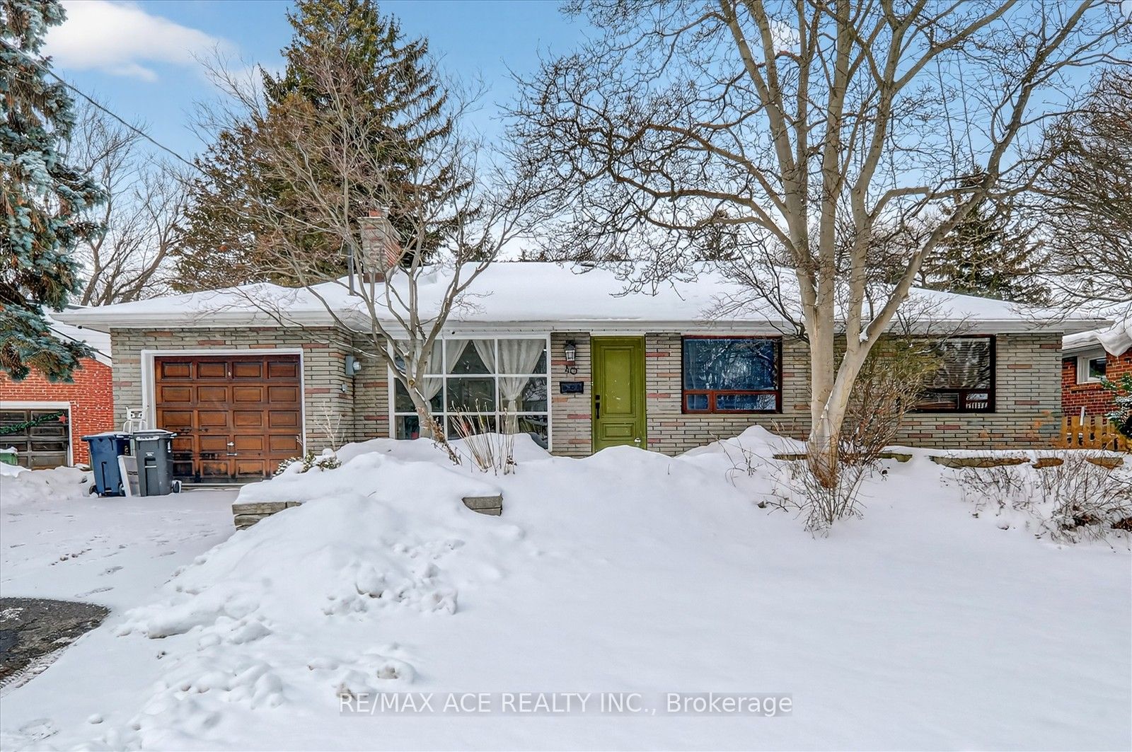 40 Brinloor Boulevard Main, Toronto, ON M1M 1L5