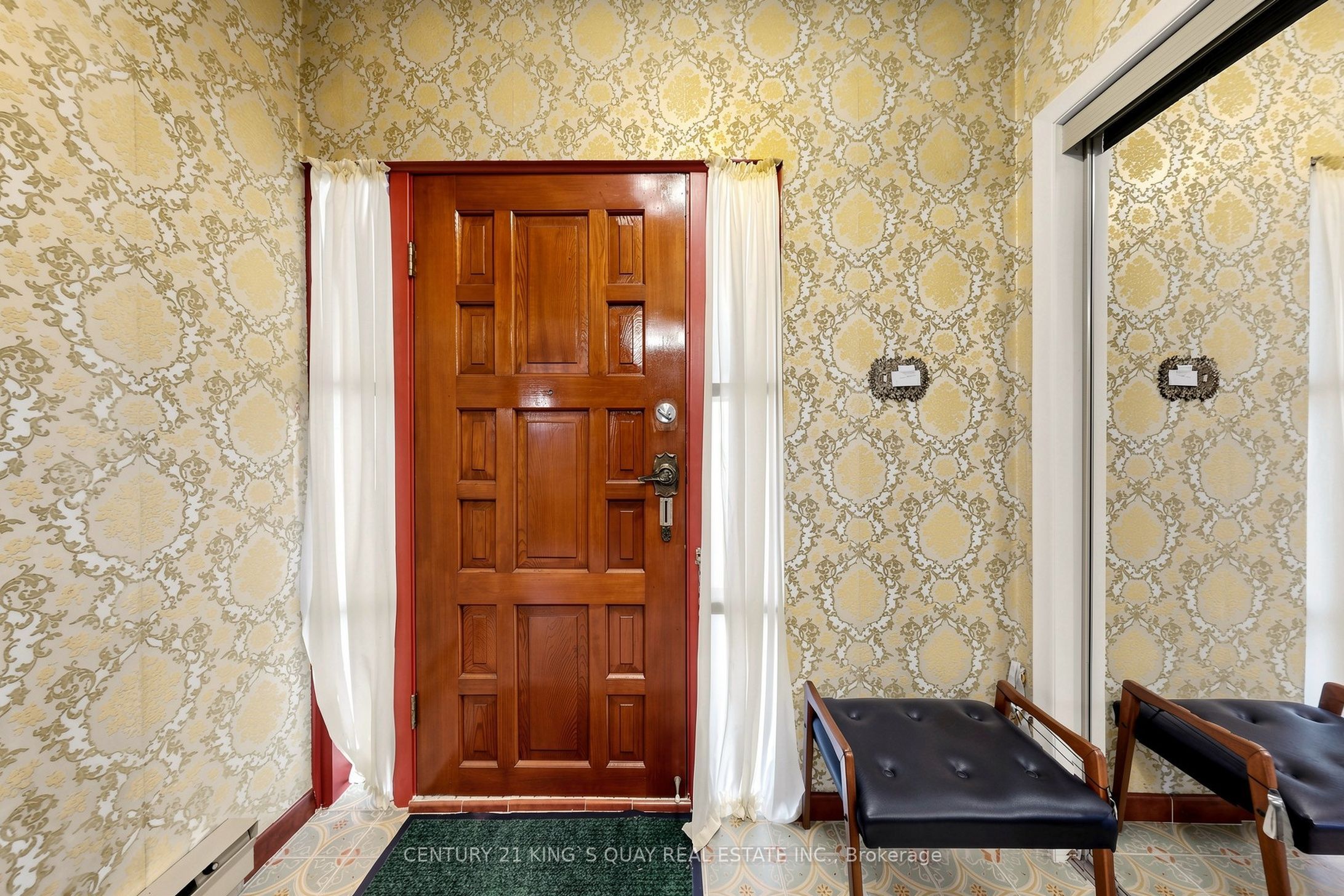 35 Coxwell Avenue, Toronto, ON M4L 3A9 photo 4