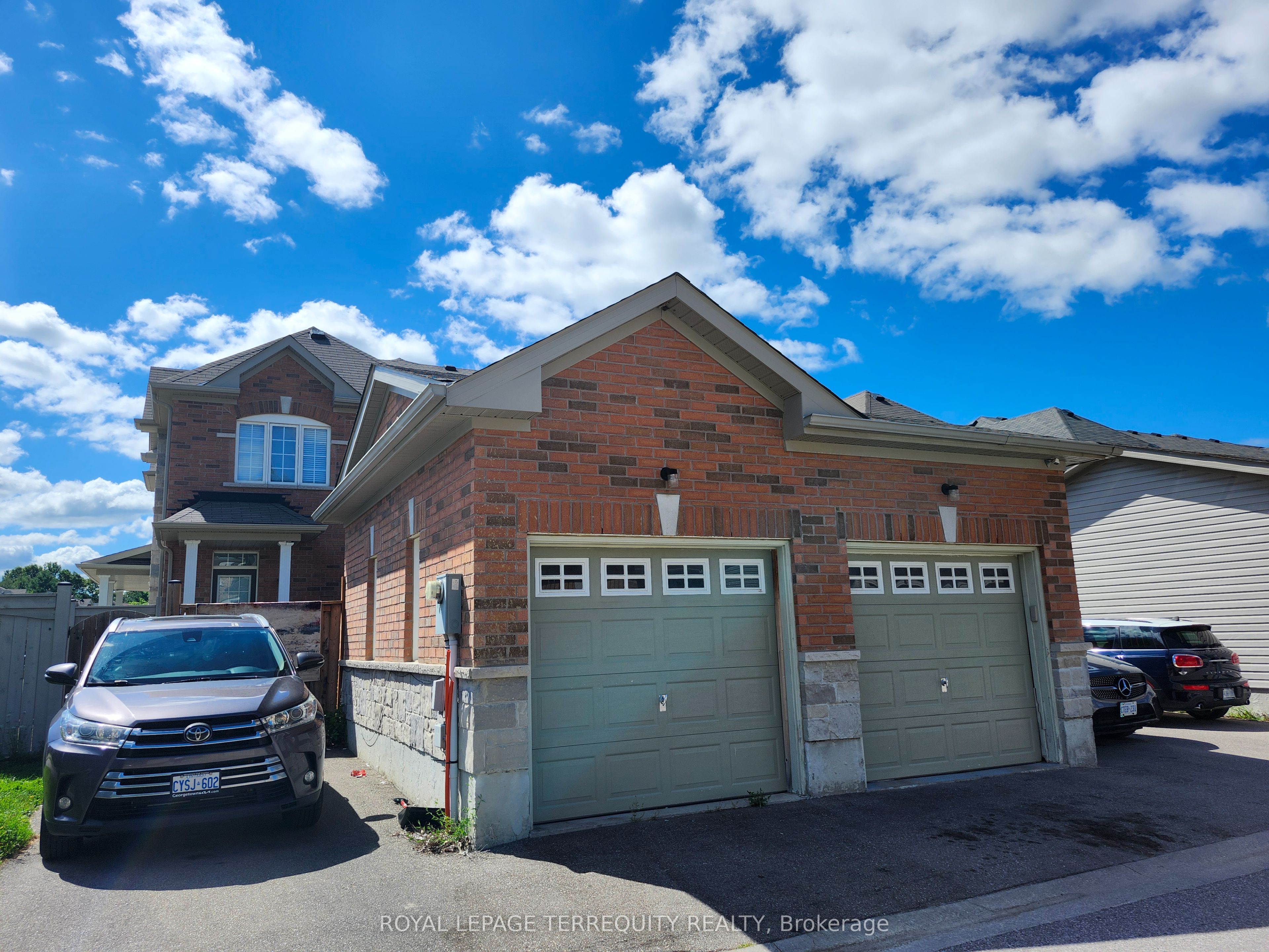 2651 Canadian Street, Pickering, ON L1X 0C9 photo 2