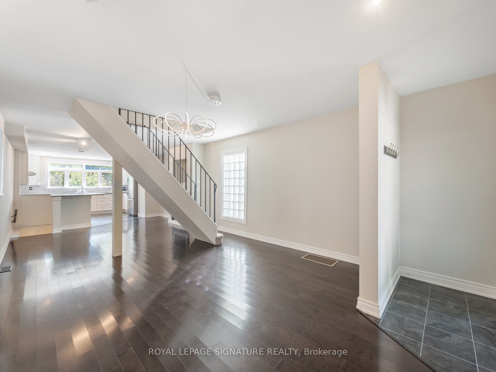 111 Pickering Street, Toronto, ON M4E 3J5 photo 4