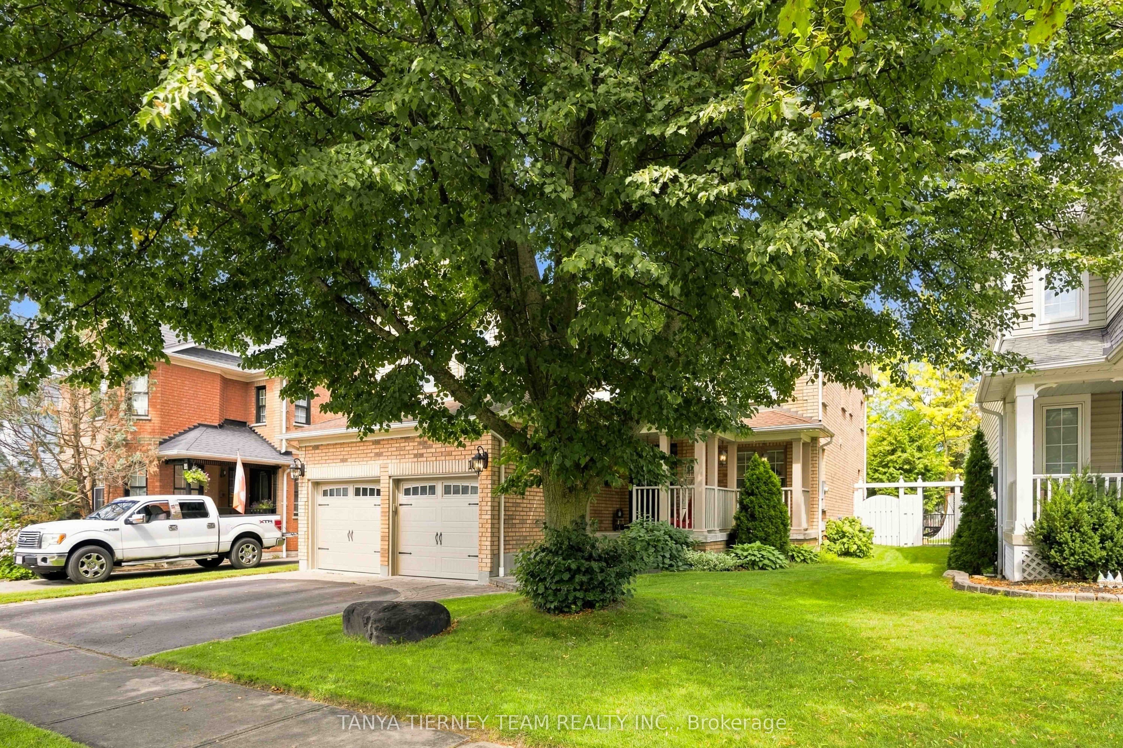 16 Waring Avenue, Whitby, ON L1M 1G4 photo 3