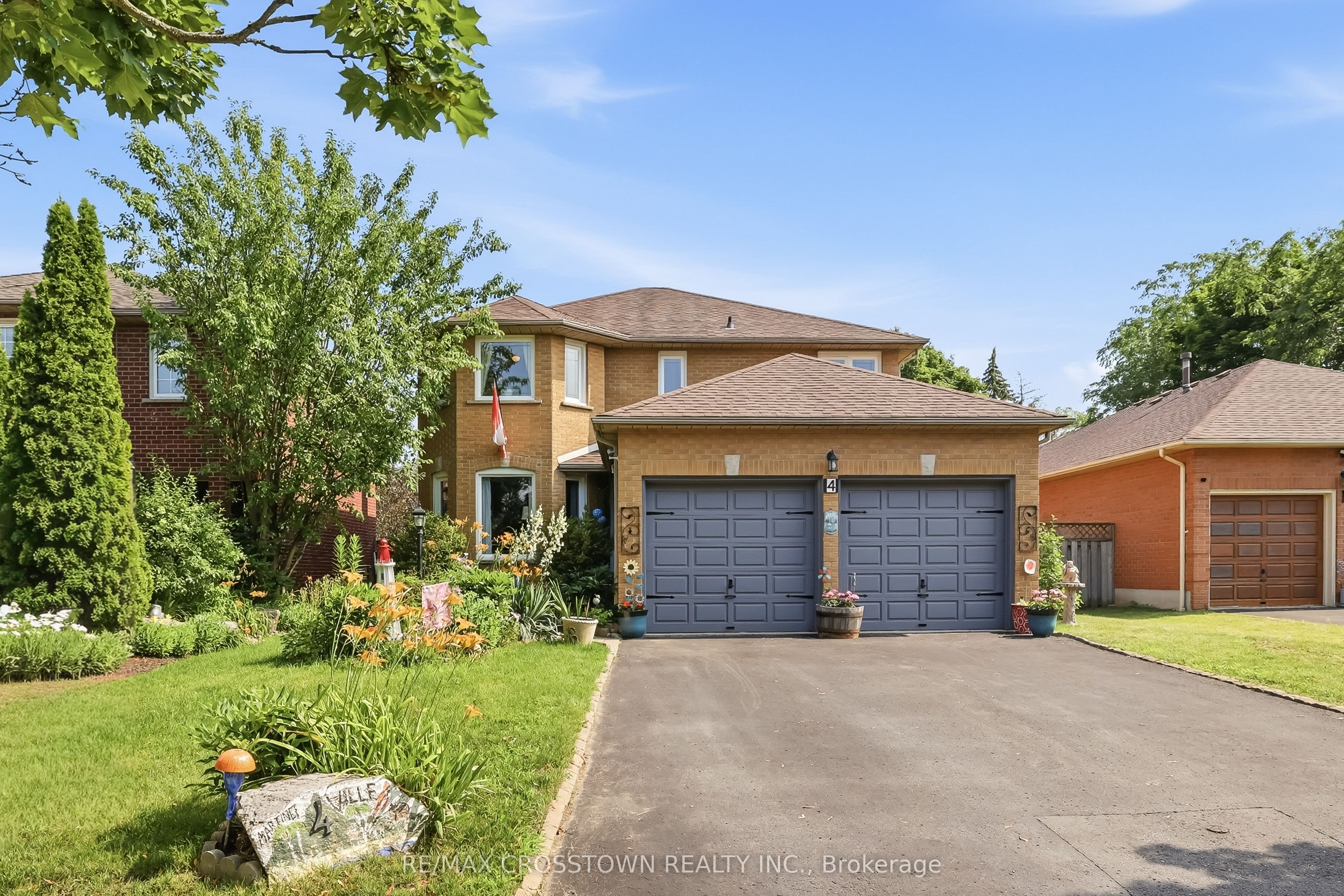 4 Martinet Street, Whitby, ON L1N 8K8 photo 3