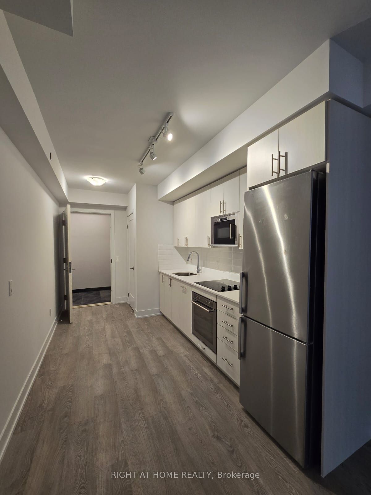 2550 Simcoe Street N Unit306, Oshawa, ON L1L 0P8 photo 3