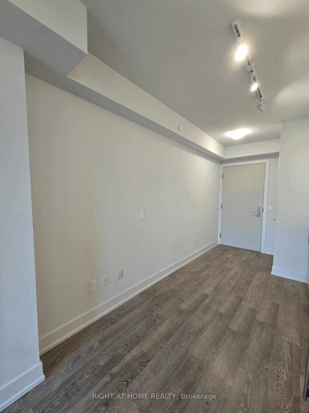 2550 Simcoe Street N Unit306, Oshawa, ON L1L 0P8 photo 4