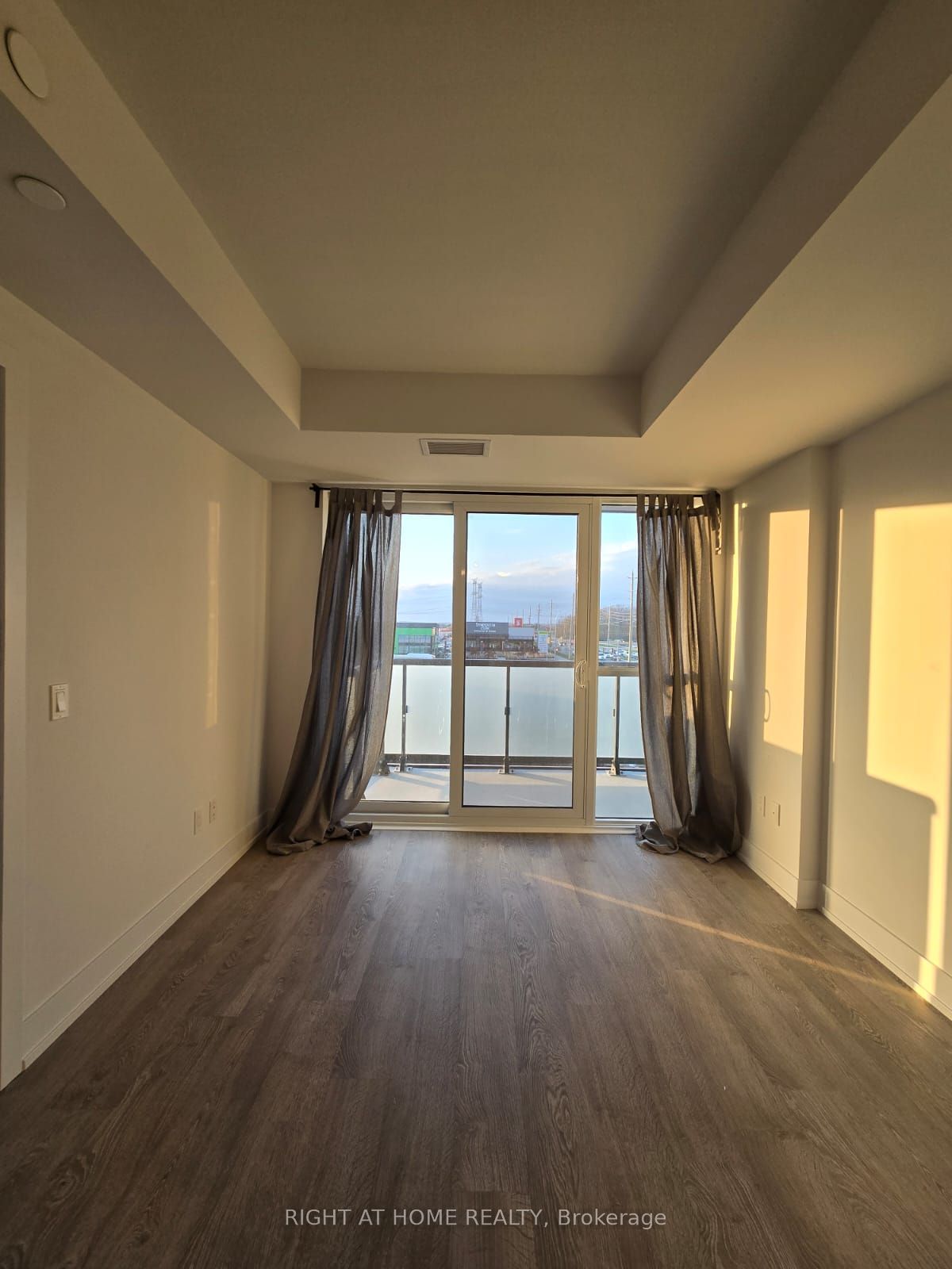 2550 Simcoe Street N Unit306, Oshawa, ON L1L 0P8 photo 5