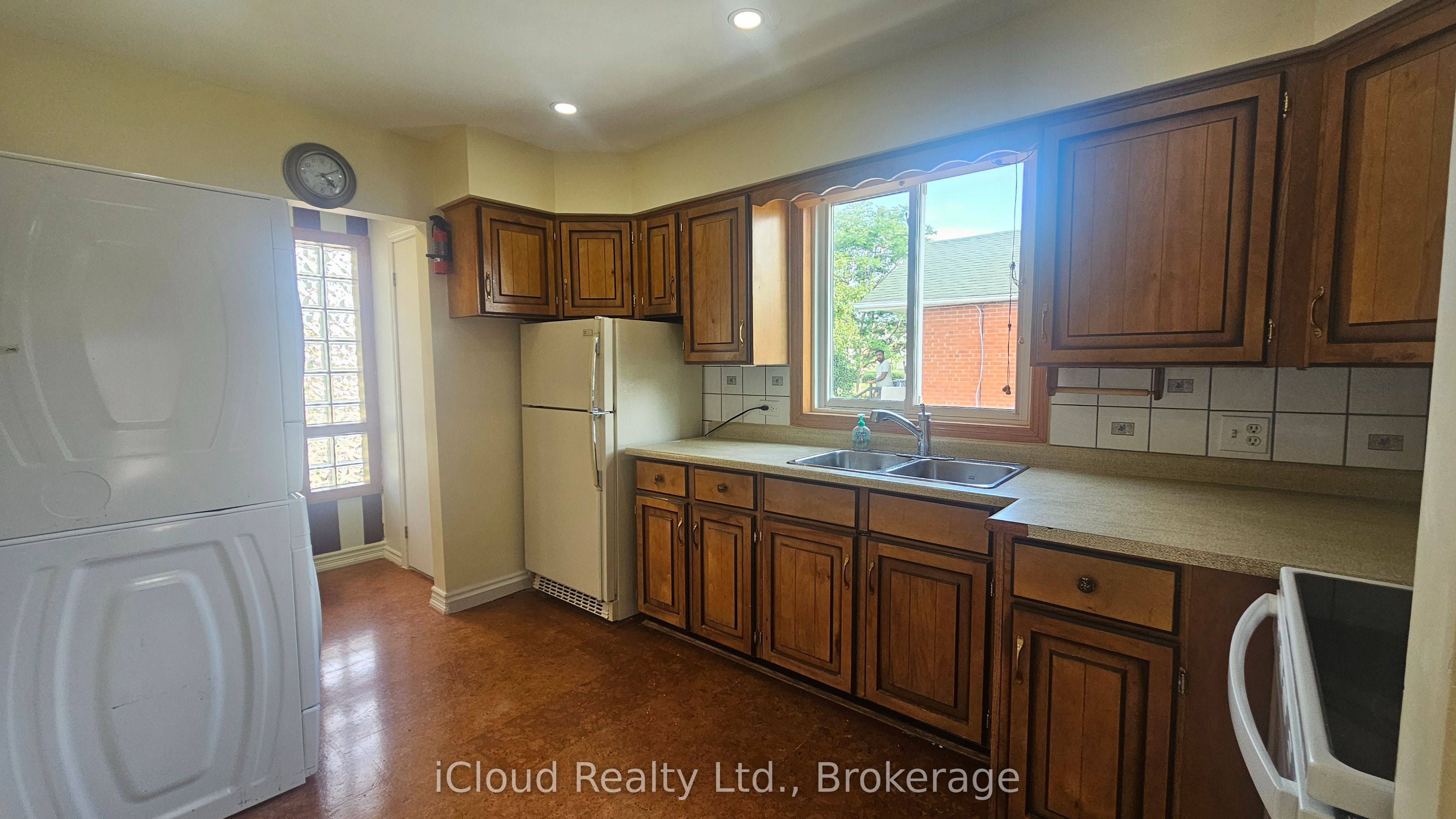 32 Frey Crescent MAIN, Toronto, ON M1R 2C6 photo 5