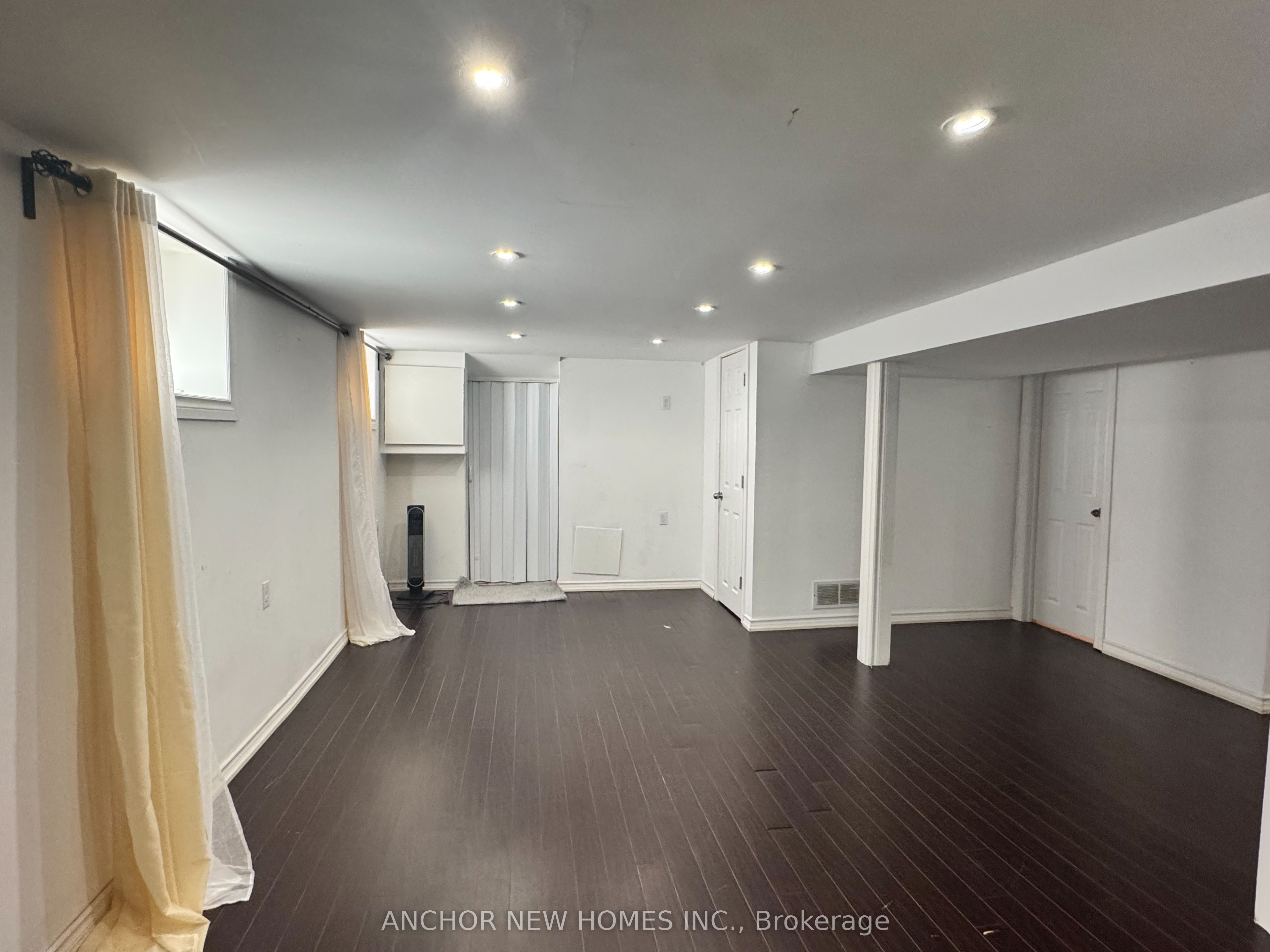 52 Leahann Drive Basement, Toronto, ON M1P 1B9 photo 4
