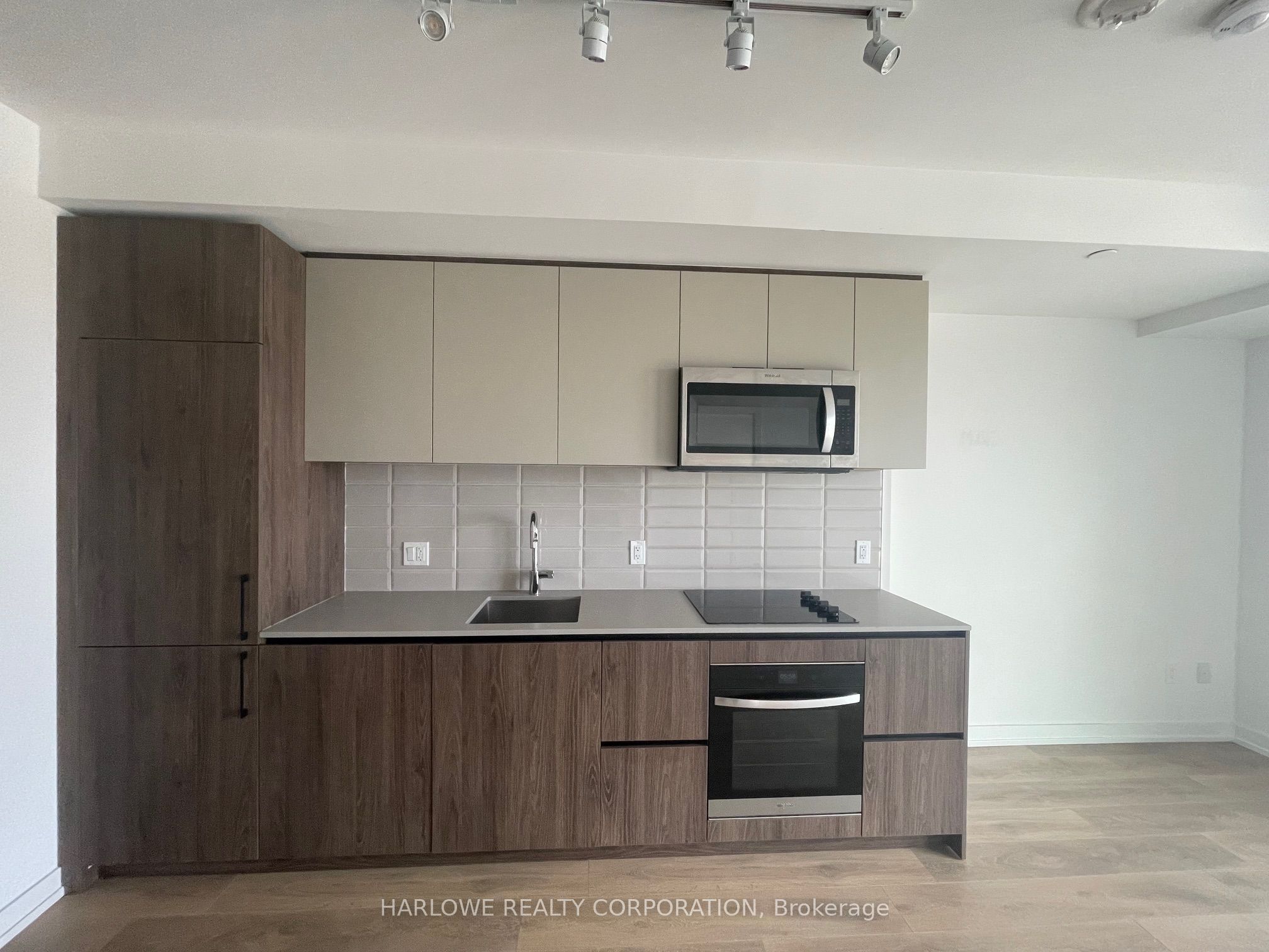 150 Logan Avenue 731, Toronto, ON M4M 0E4