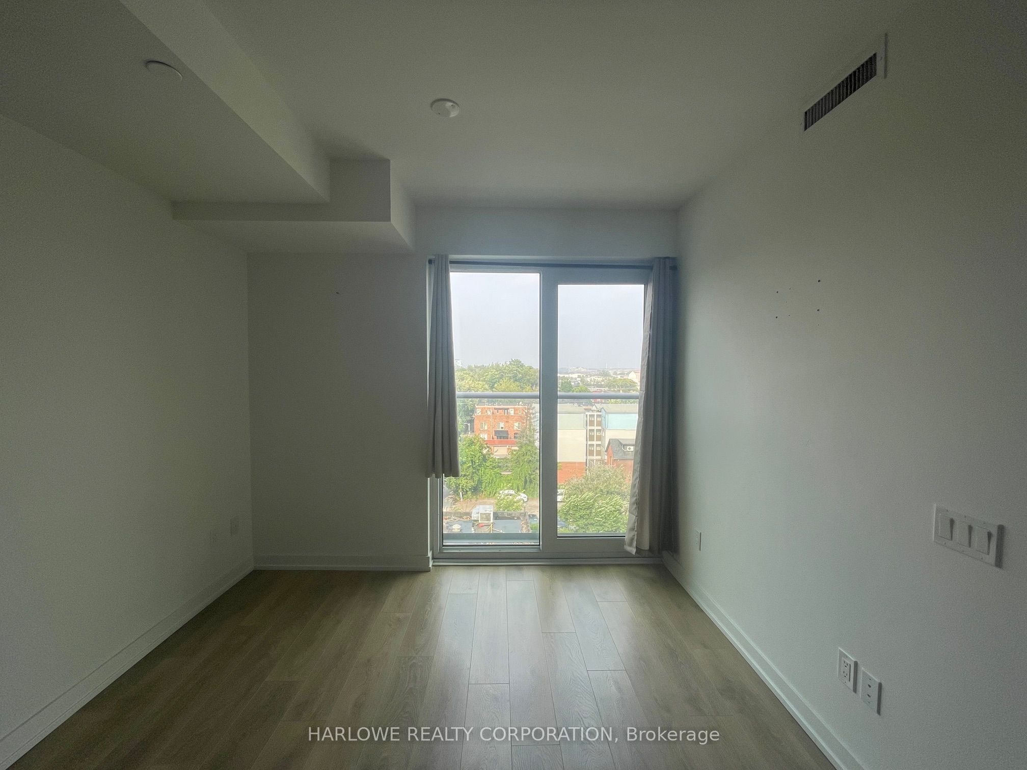 150 Logan Avenue 731, Toronto, ON M4M 0E4 photo 3