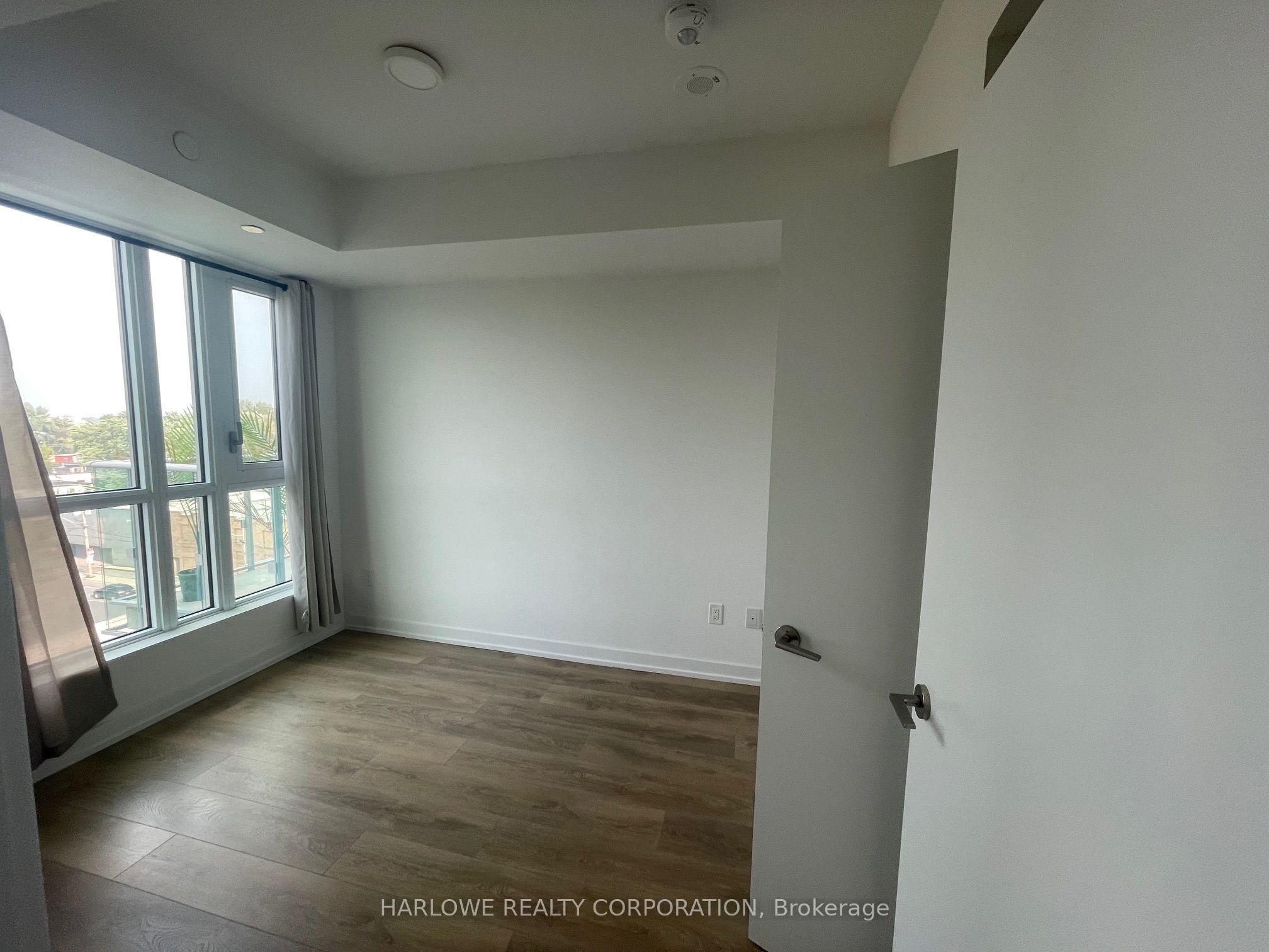 150 Logan Avenue 731, Toronto, ON M4M 0E4 photo 4