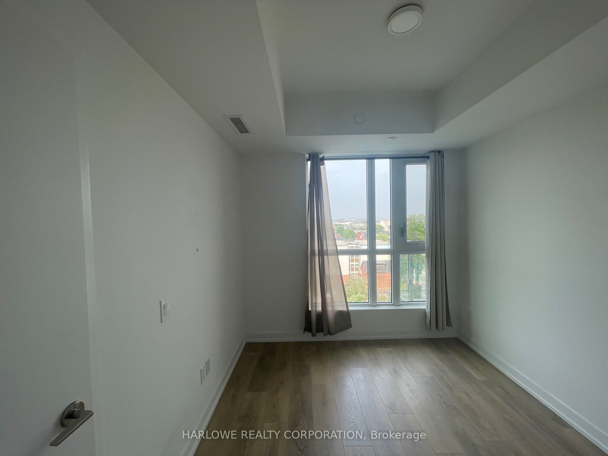 150 Logan Avenue 731, Toronto, ON M4M 0E4 photo 5