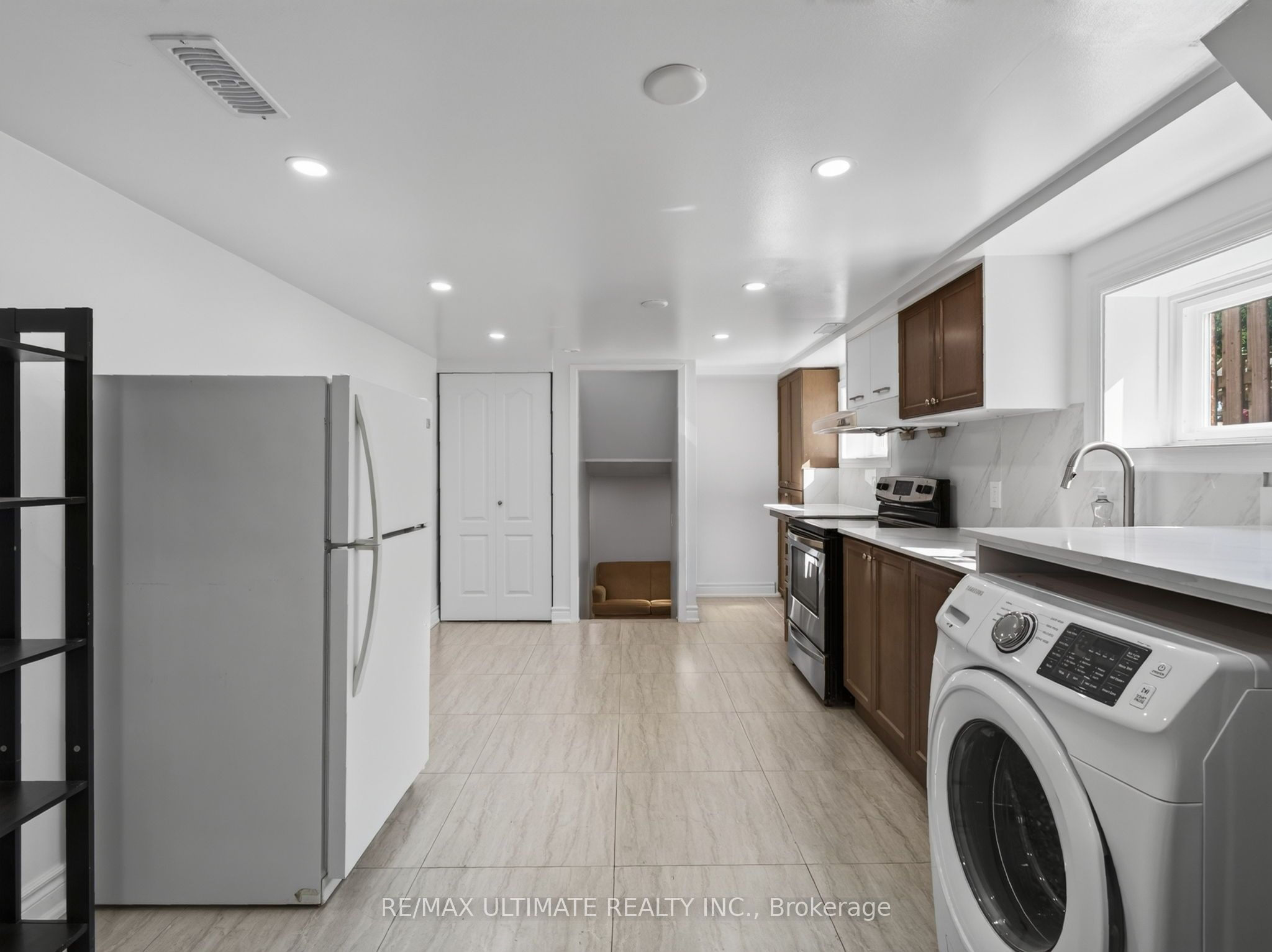 52 Revlis Crescent, Toronto, ON M1V 1E9 photo 5
