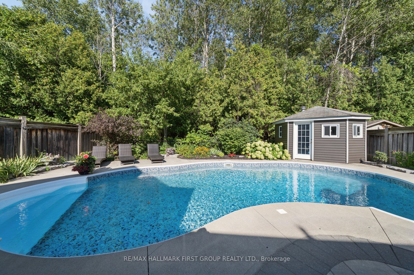 9 Pebblebrook Crescent, Whitby, ON L1R 3P4 photo 2