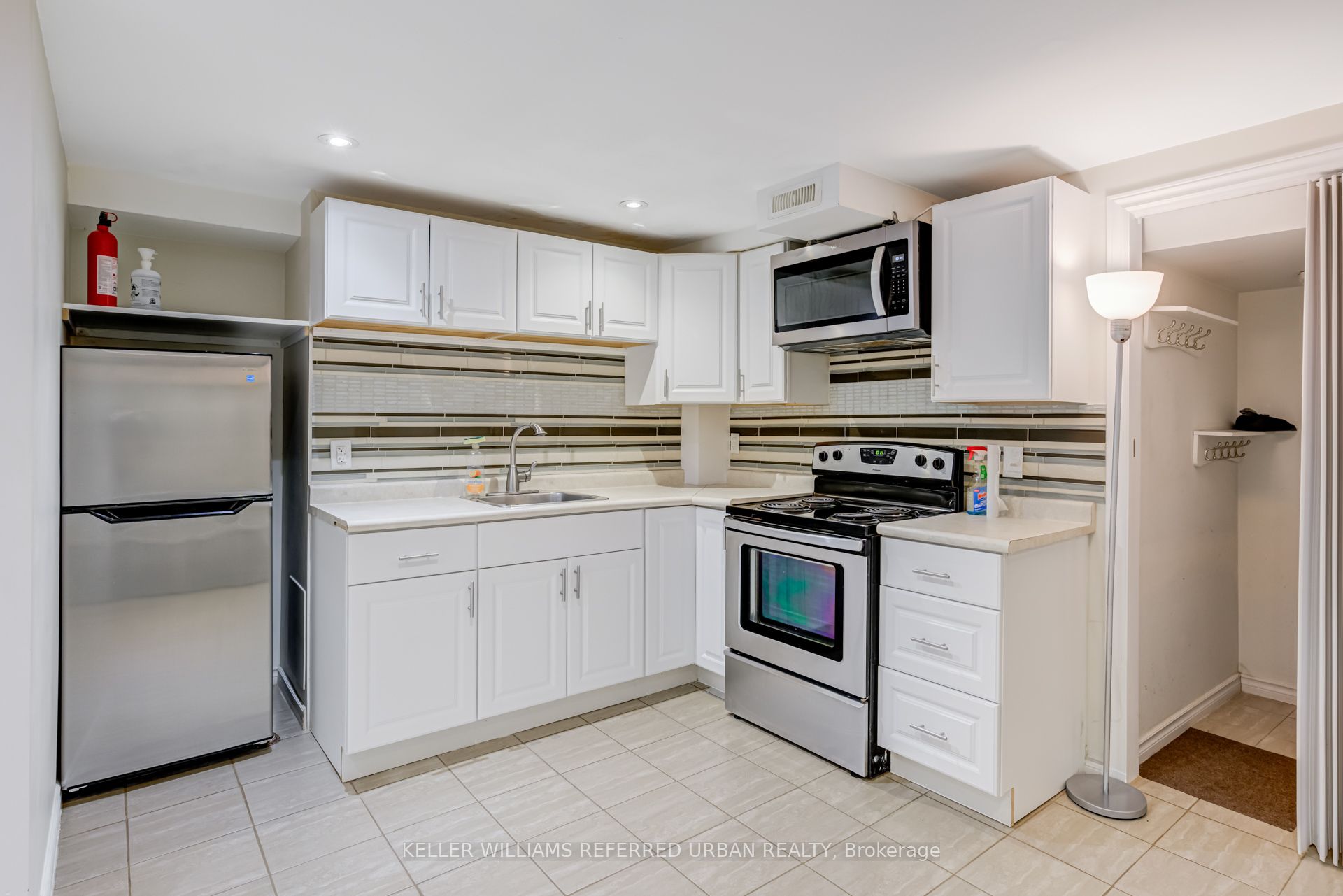 718 Edgewood Road S, Pickering, ON L1V 2Z6 photo 5