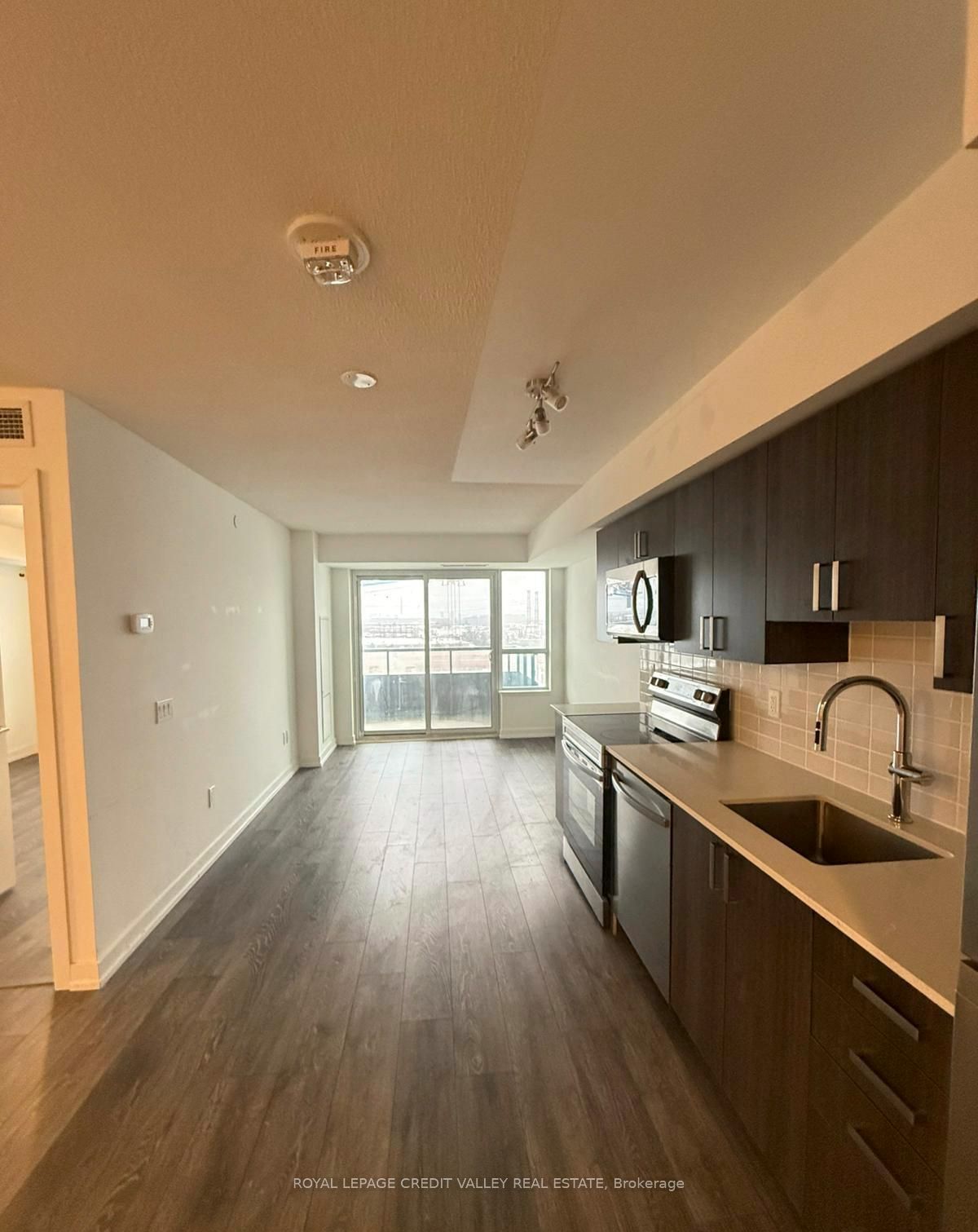 1455 Celebration Drive 2401, Pickering, ON L1W 0C3 photo 2
