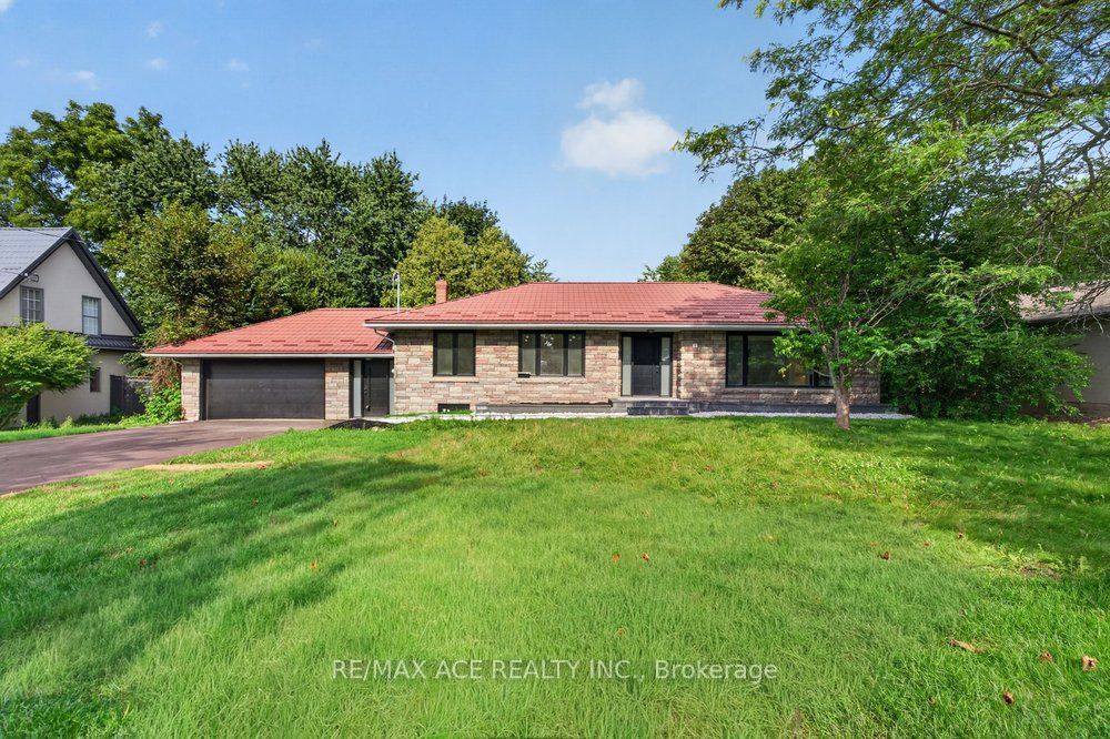 11 Faircroft Boulevard, Toronto, ON M1N 2W9