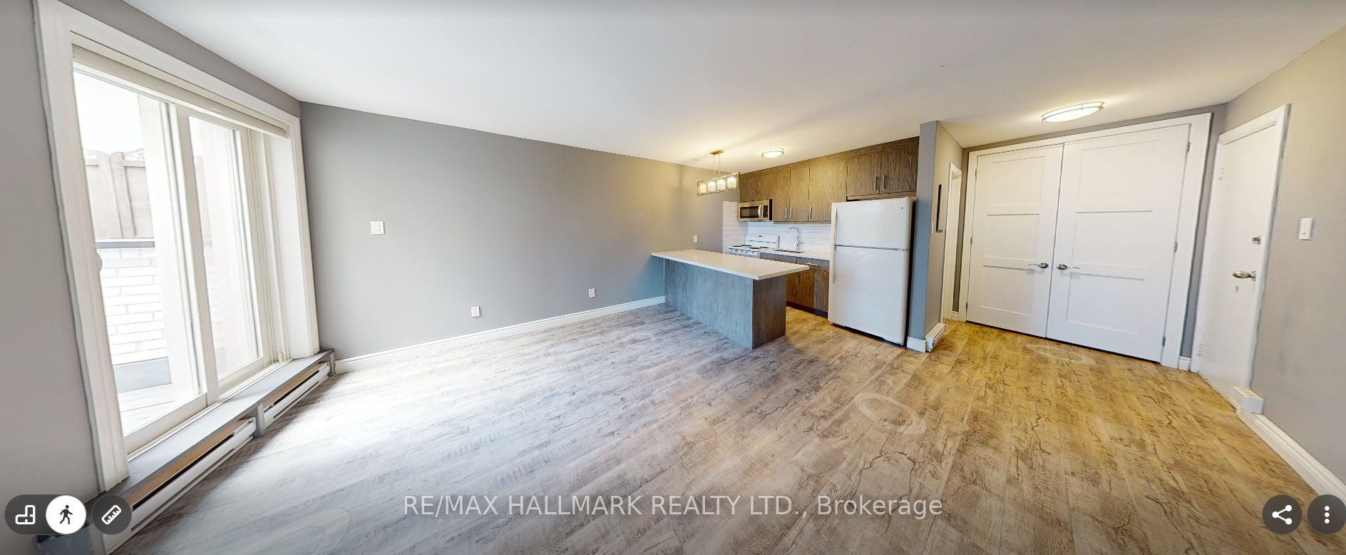 1610 Queen Street E 1, Toronto, ON M4L 1G2 photo 2
