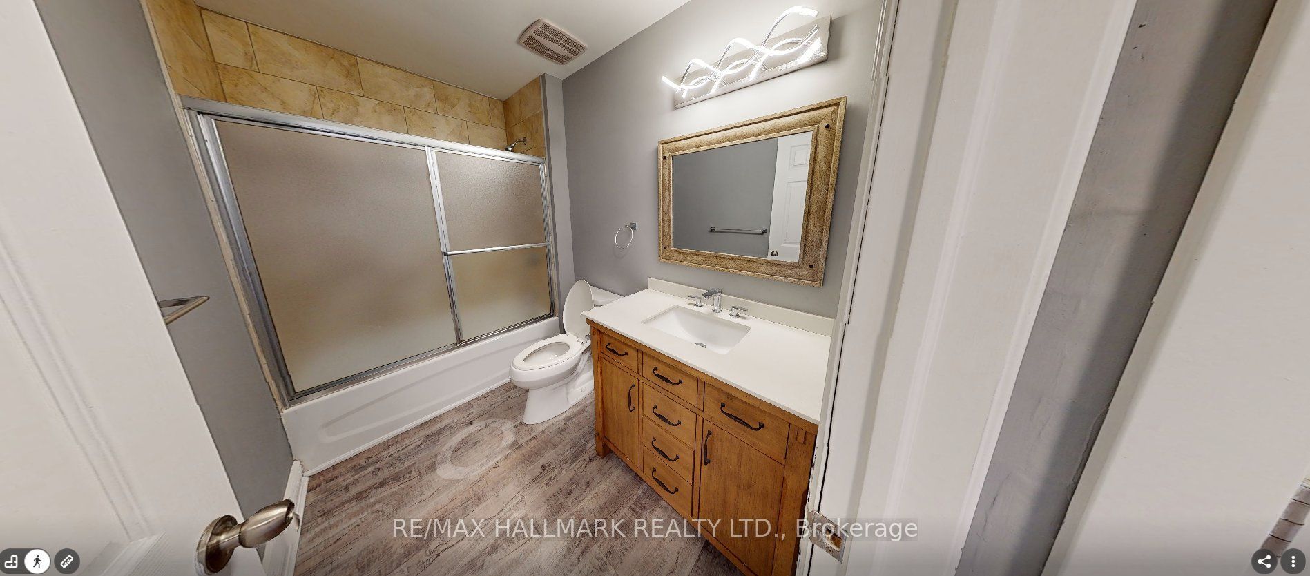 1610 Queen Street E 1, Toronto, ON M4L 1G2 photo 5