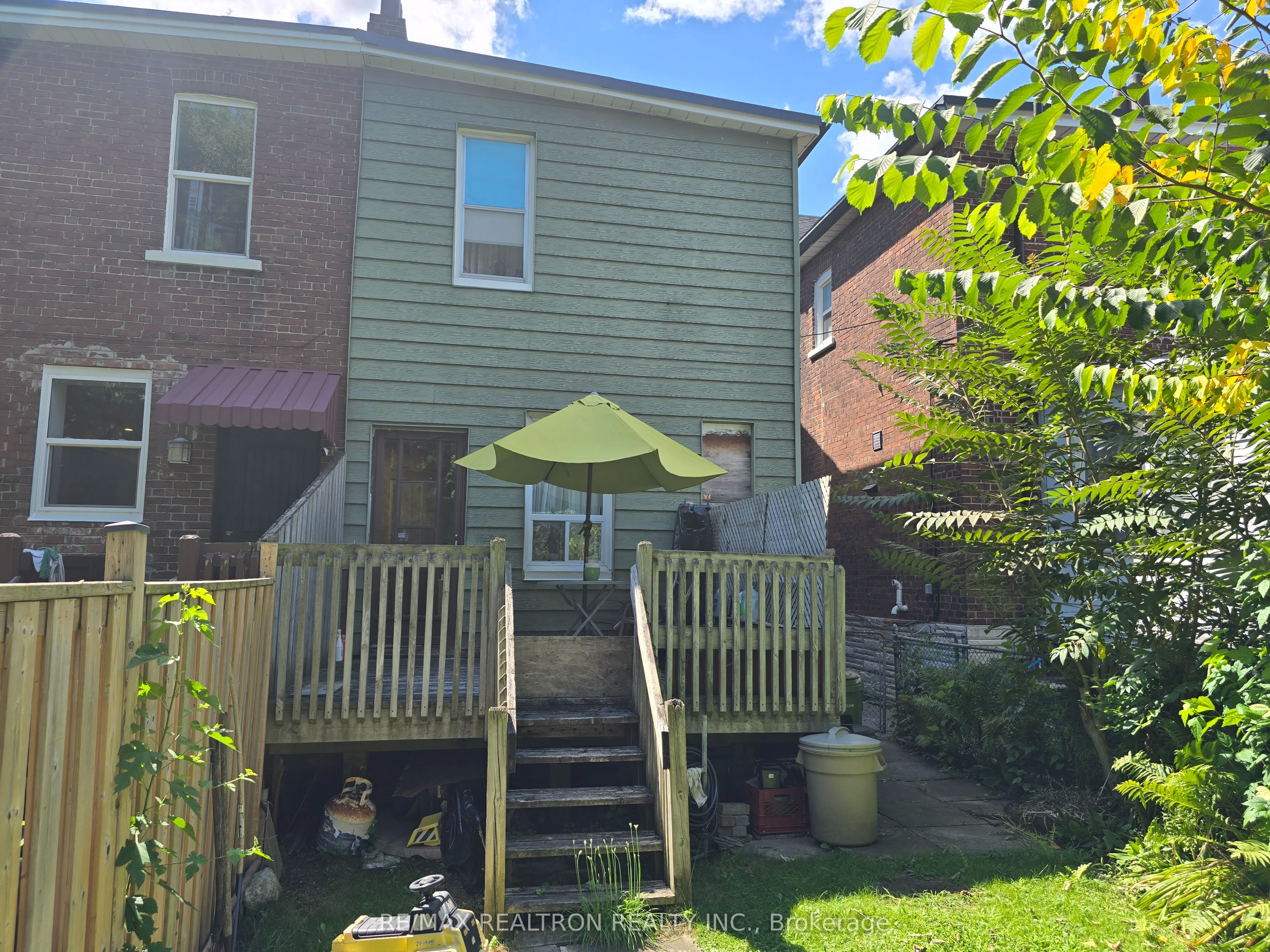 259 Woodbine Avenue, Toronto, ON M4L 3P3 photo 3