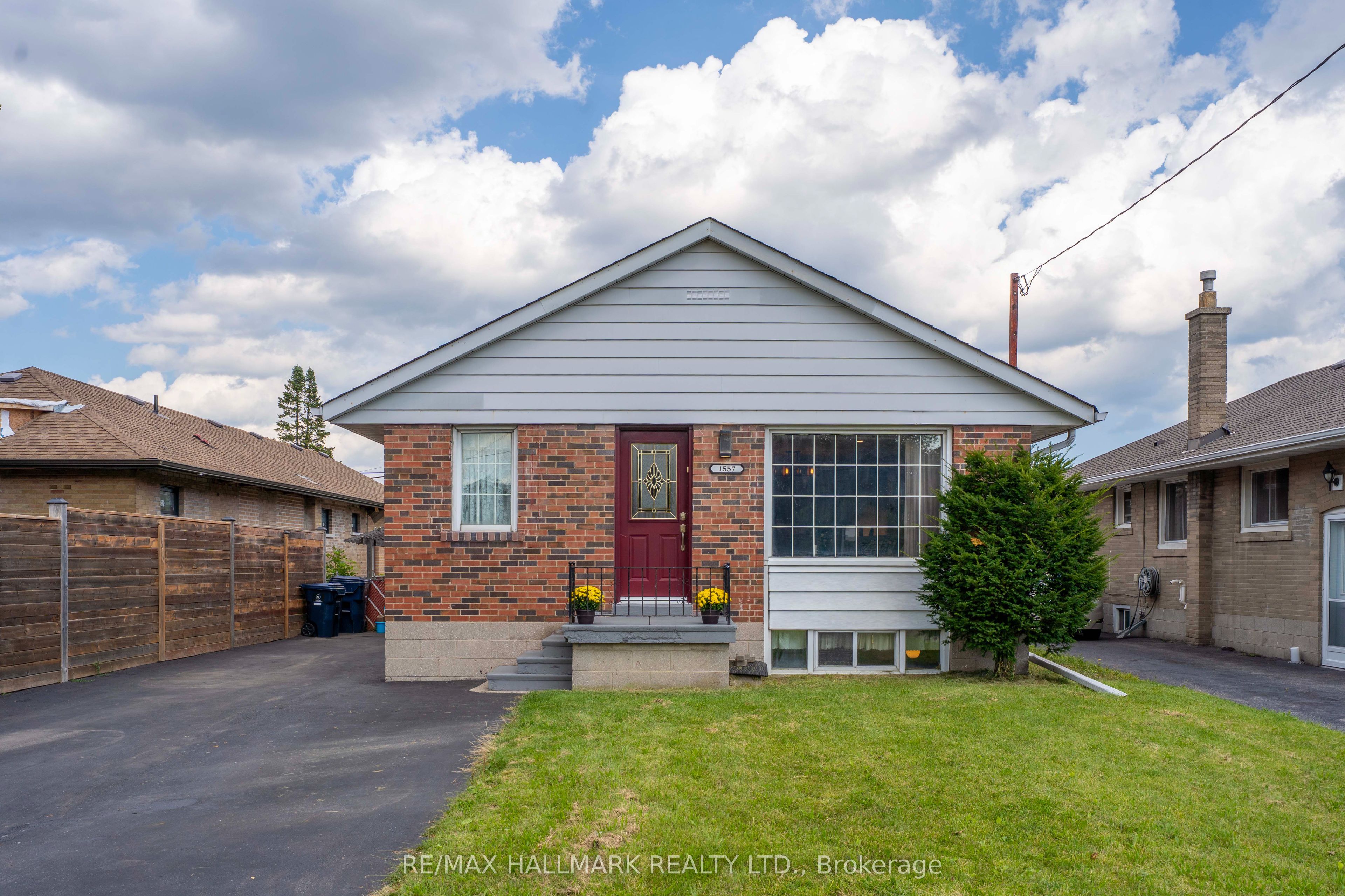 1557 Pharmacy Avenue, Toronto, ON M1R 2K4 photo 2
